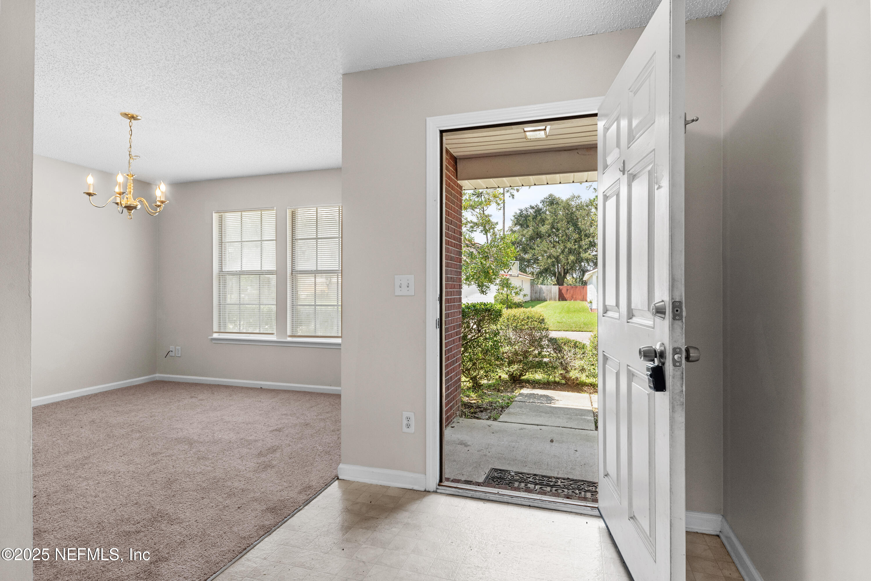 13563 ASHFORD WOOD Court W