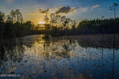 A home in Yulee