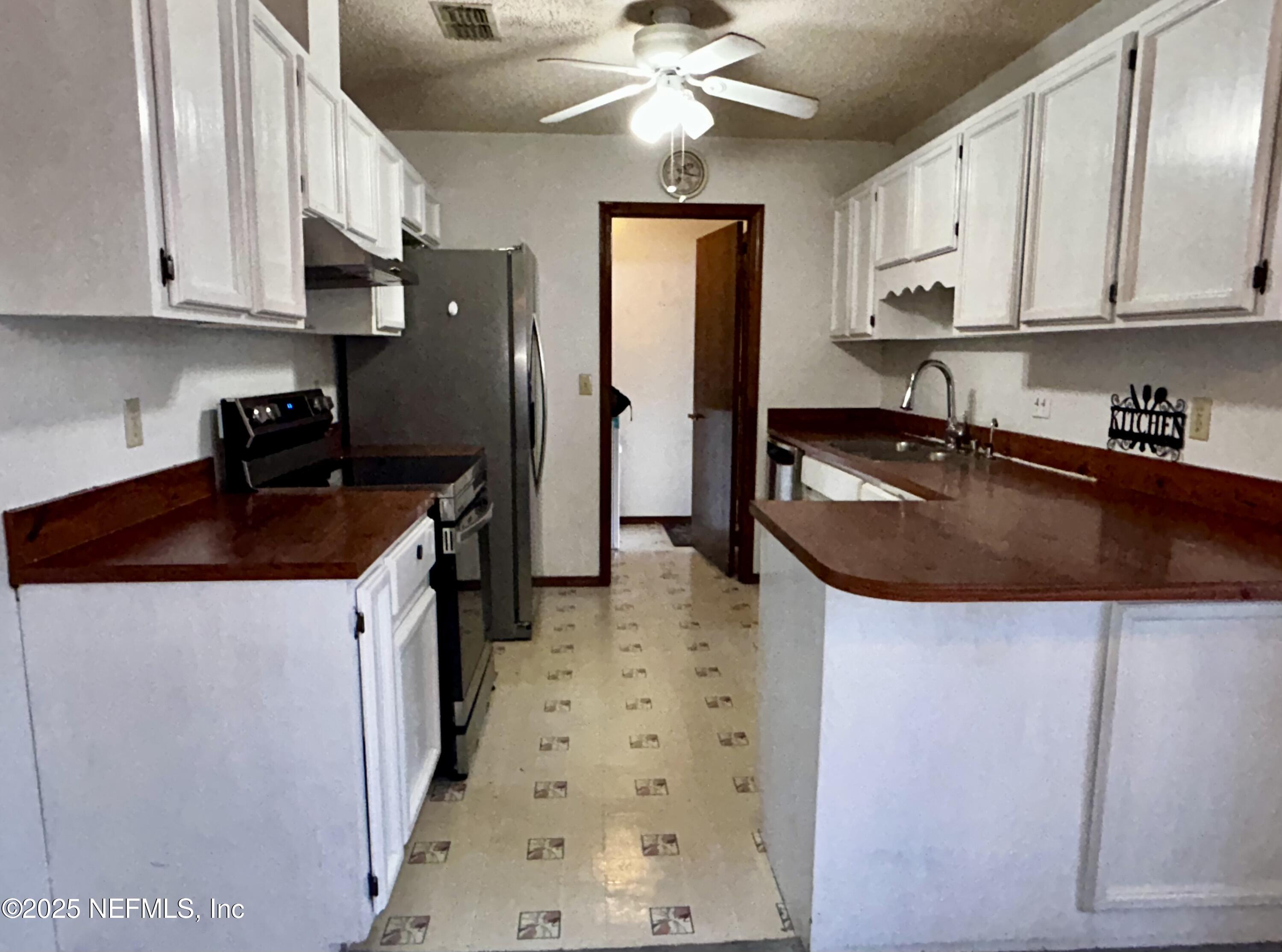 628 ROBERT LIVINGSTON Street