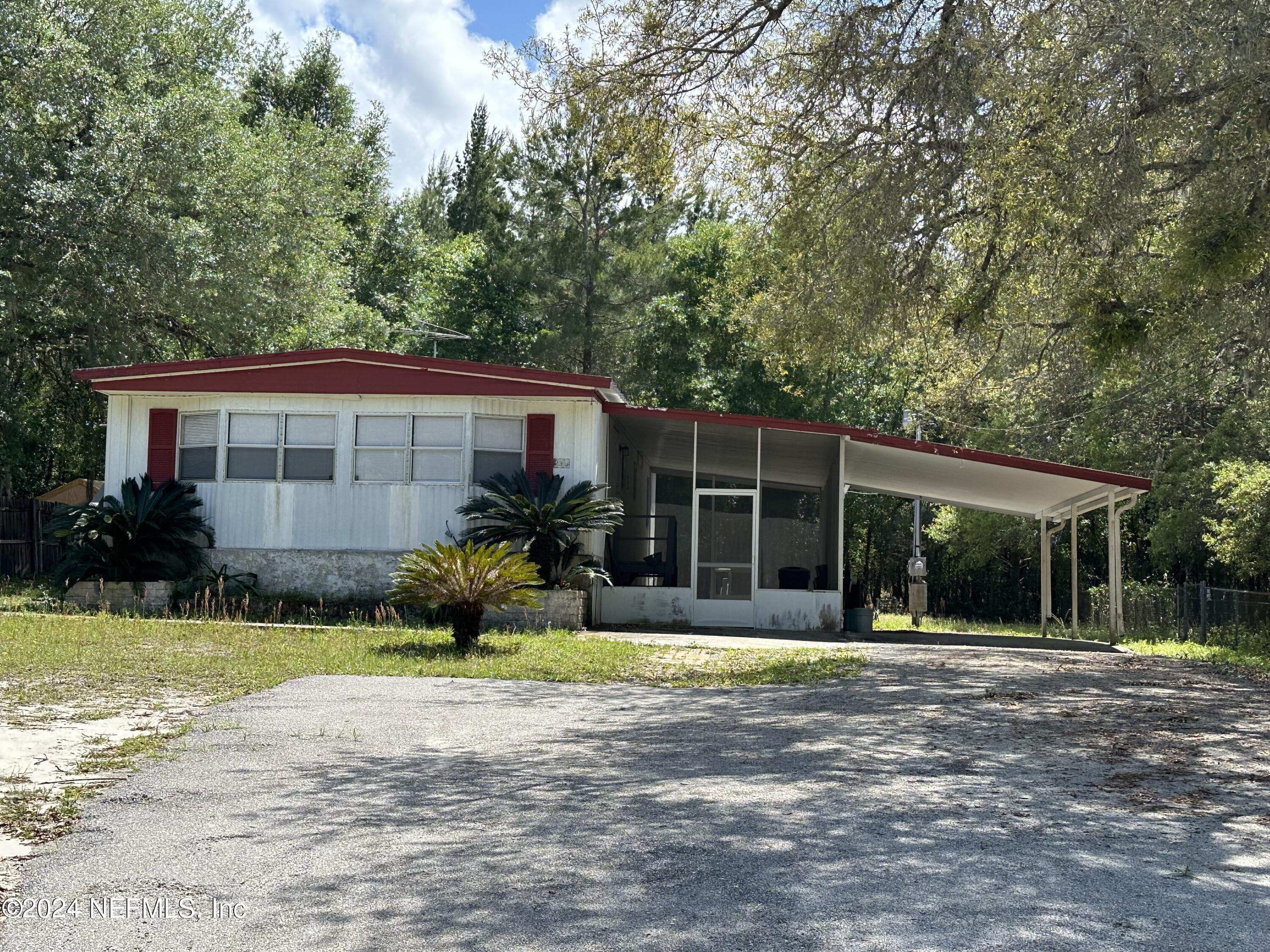 Satsuma, FL home for sale located at 363 Hickory Nut Trail, Satsuma, FL 32189