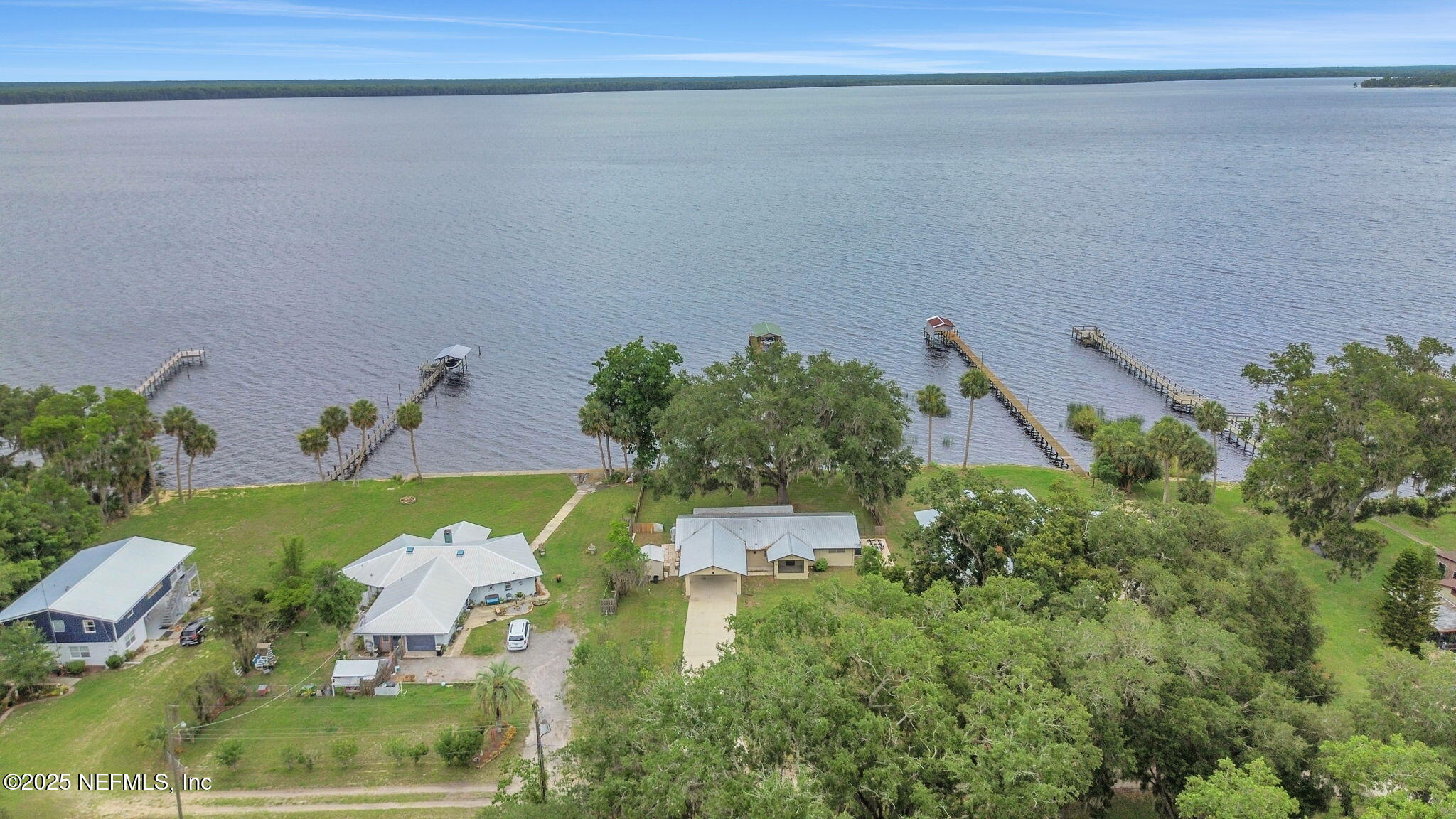 102 N SHORE Lane