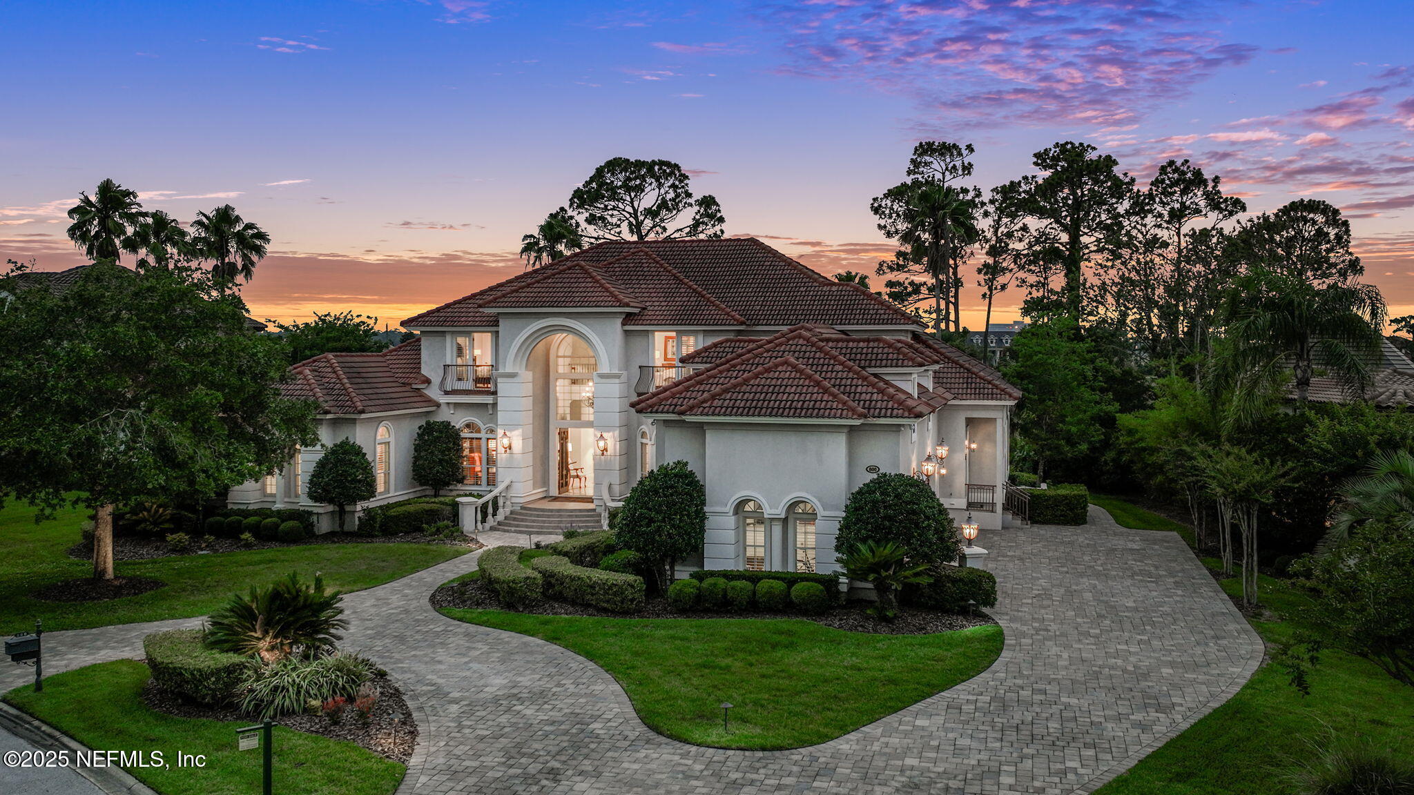 800 HAWKS NEST Court