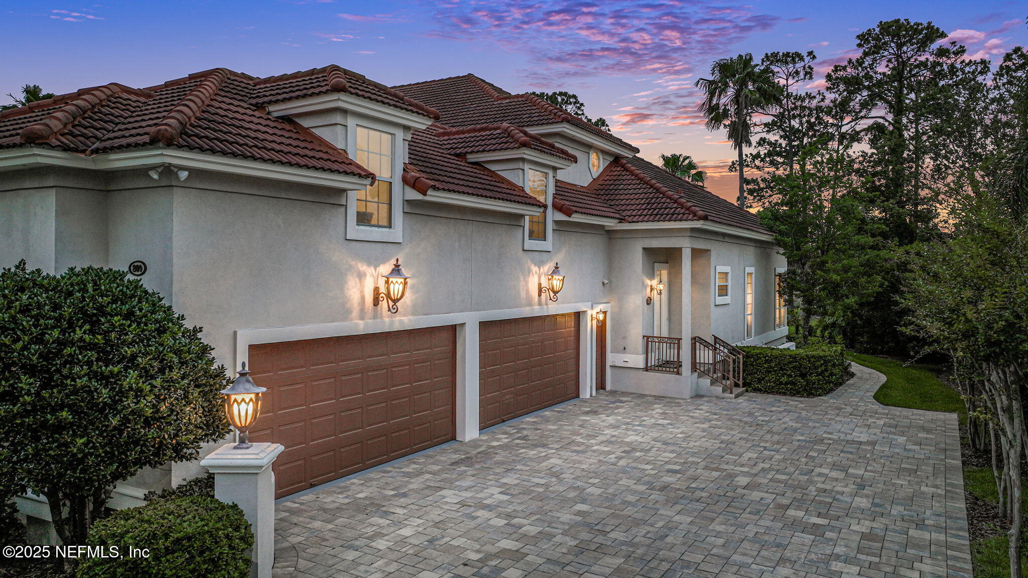 800 HAWKS NEST Court