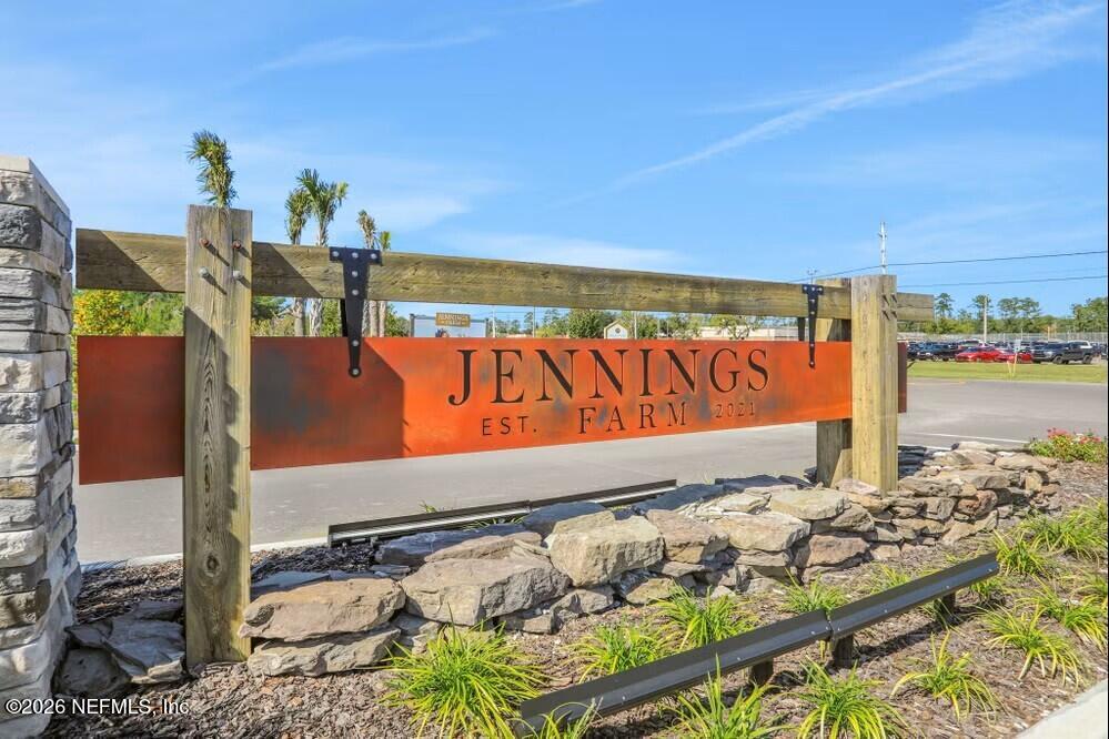 3905 GAREYS FERRY Way