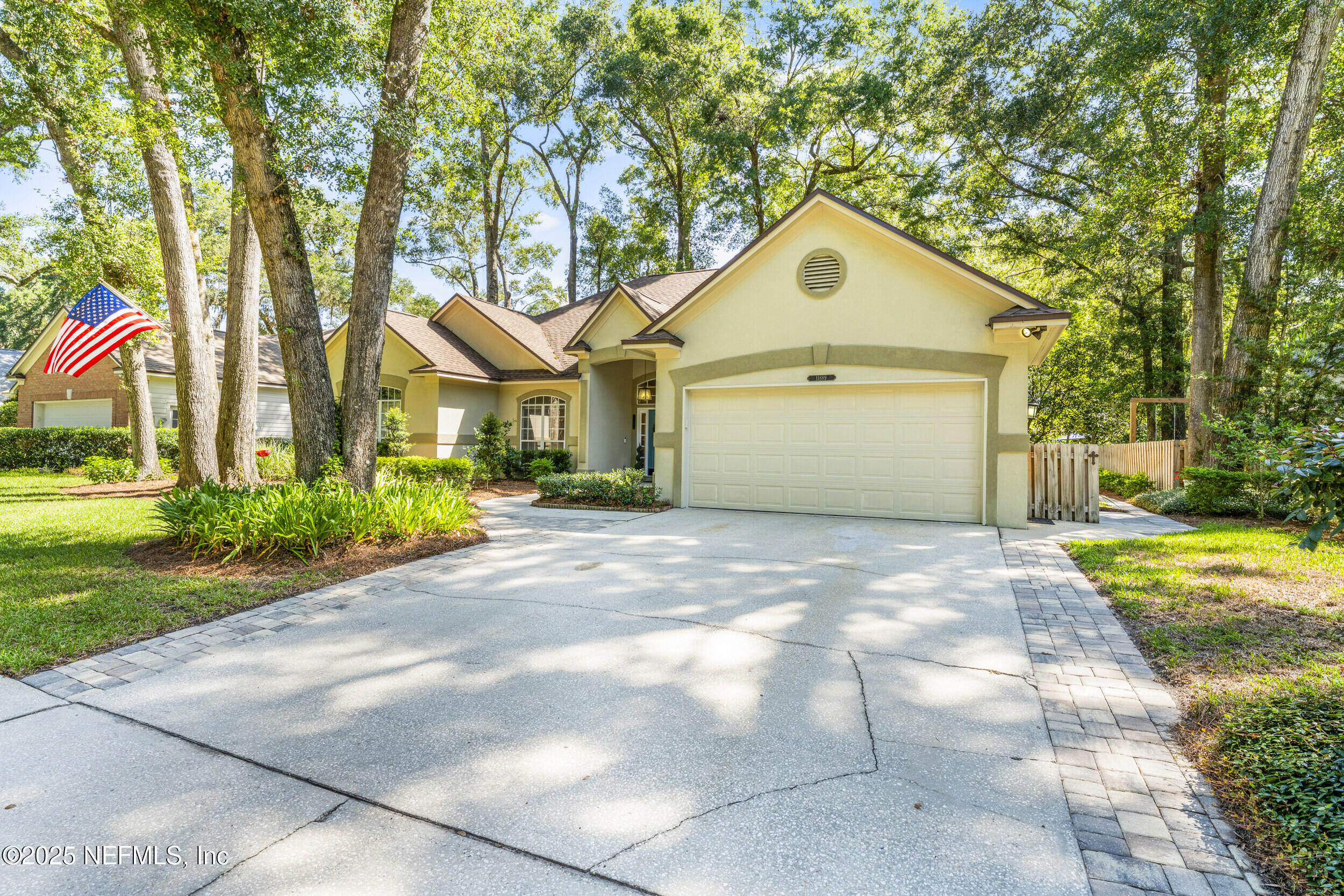 11889 CLEARWATER OAKS Drive