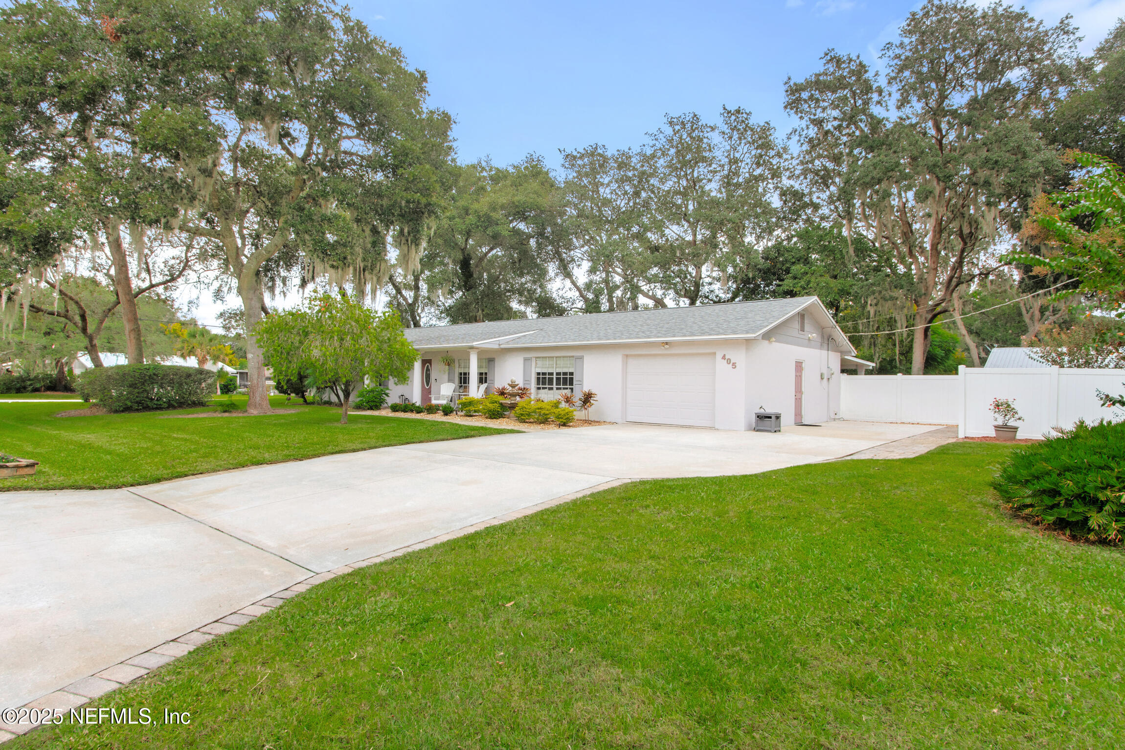 405 LOBELIA Road