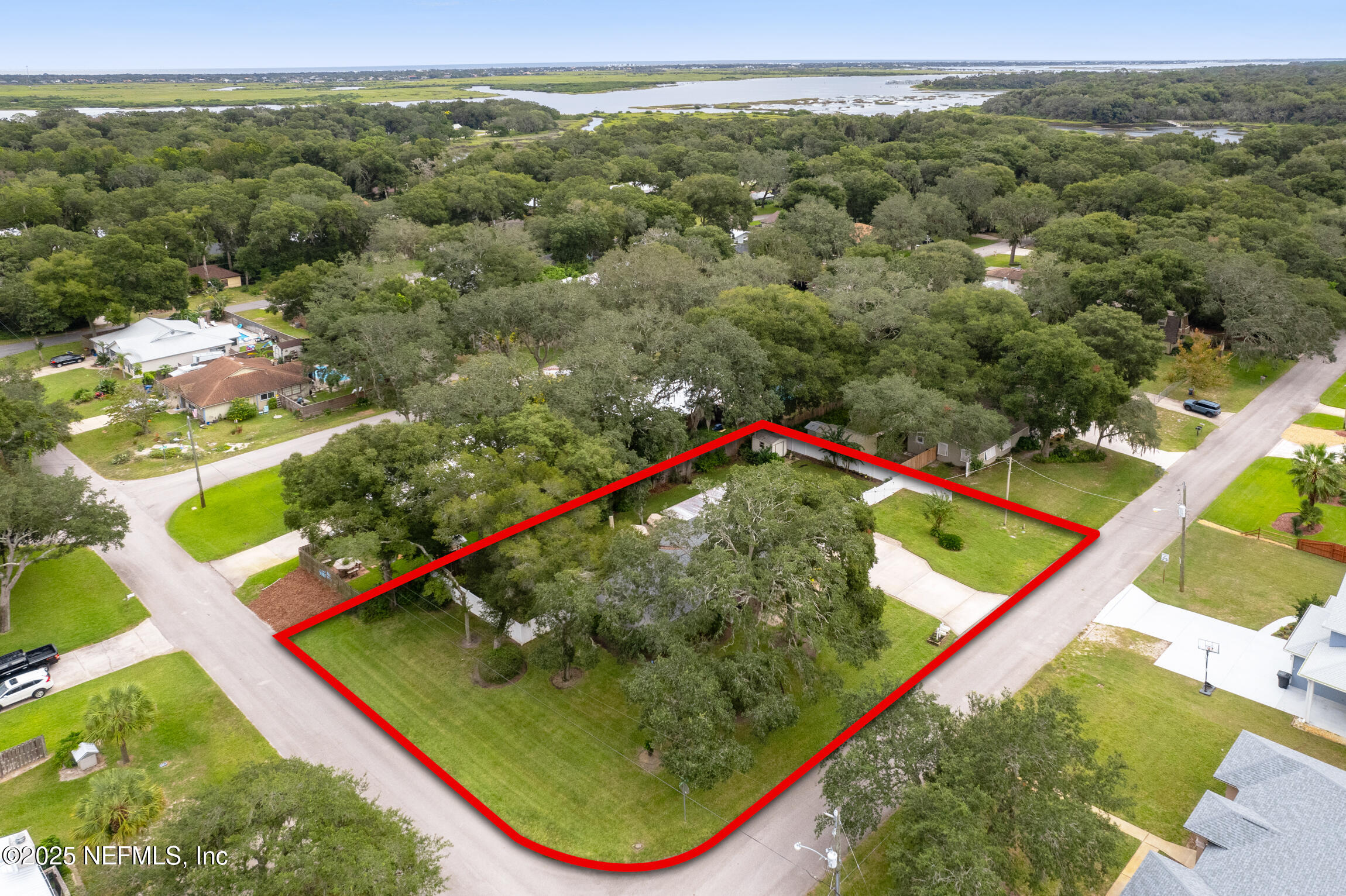 405 LOBELIA Road