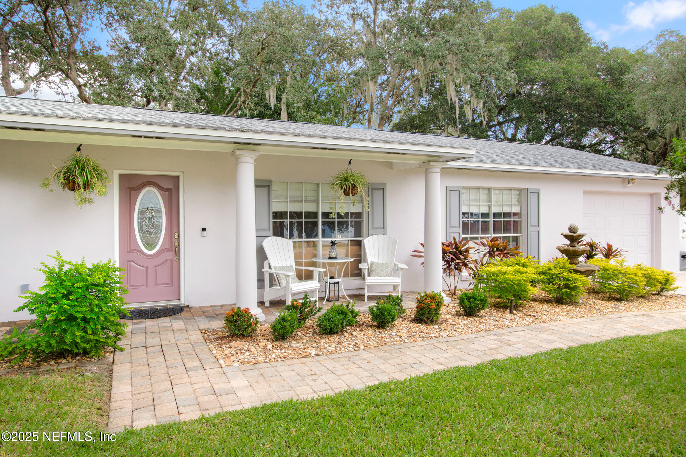 405 LOBELIA Road