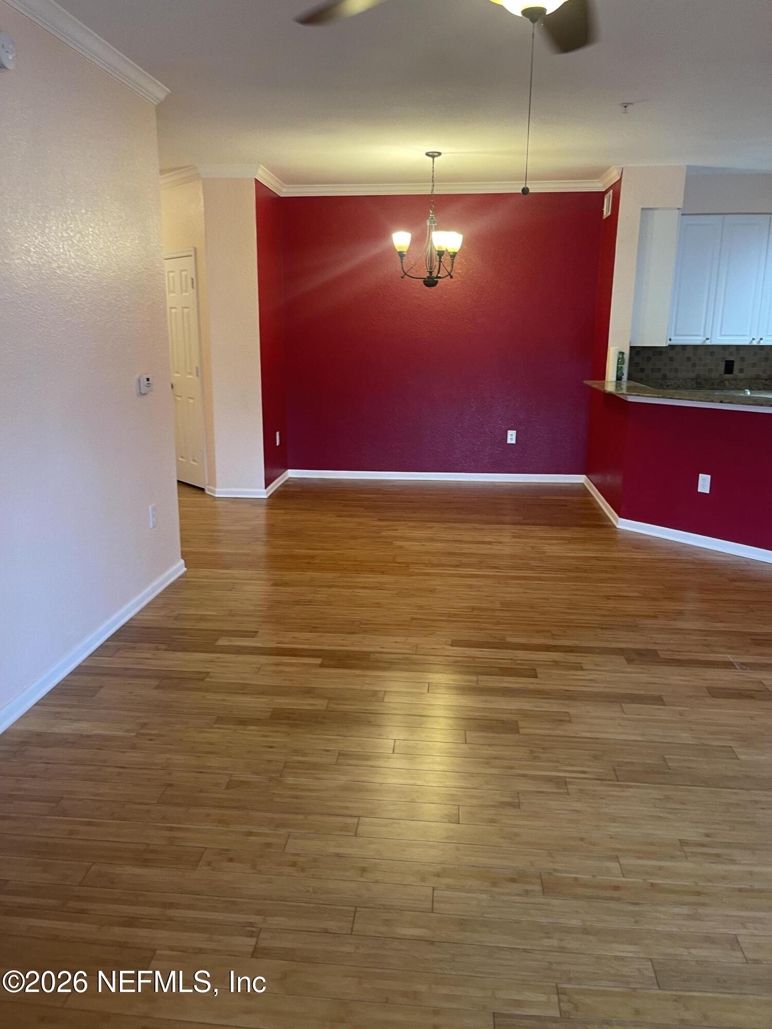 8539 GATE Parkway 122