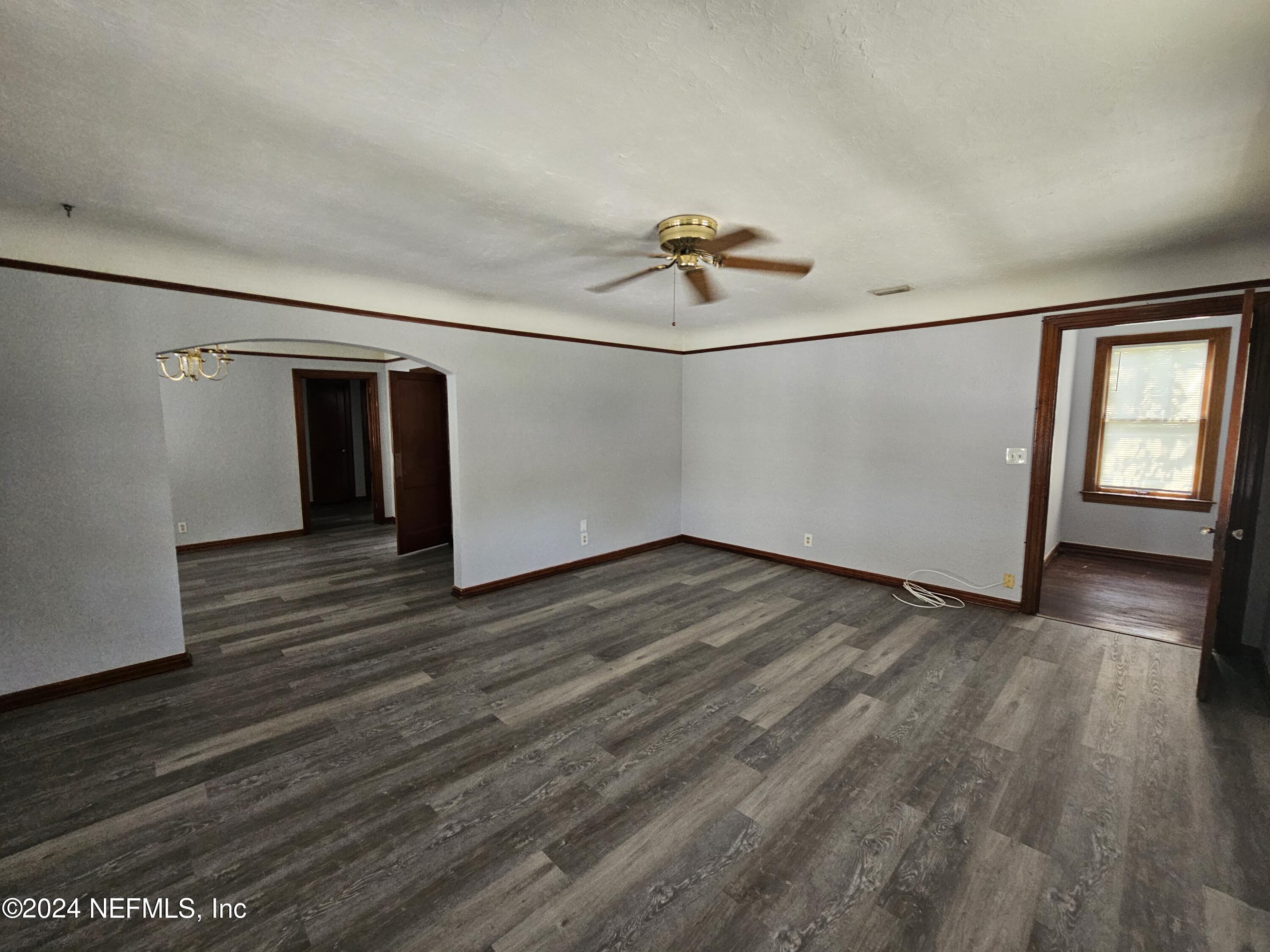 1073 CHERRY Street