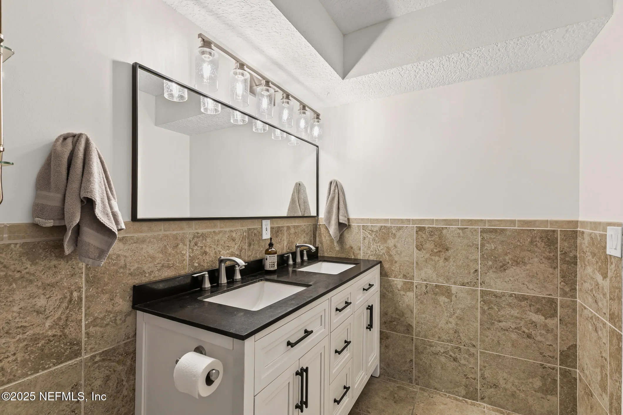 Jacksonville, Florida 32216, United States, 4 Bedrooms Bedrooms, ,3 BathroomsBathrooms,Residential,Pending,188543