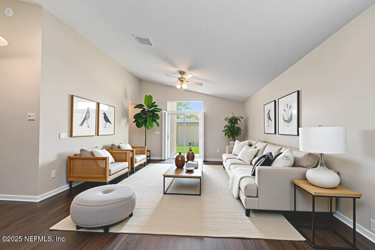 1201 WOODCHURCH Lane