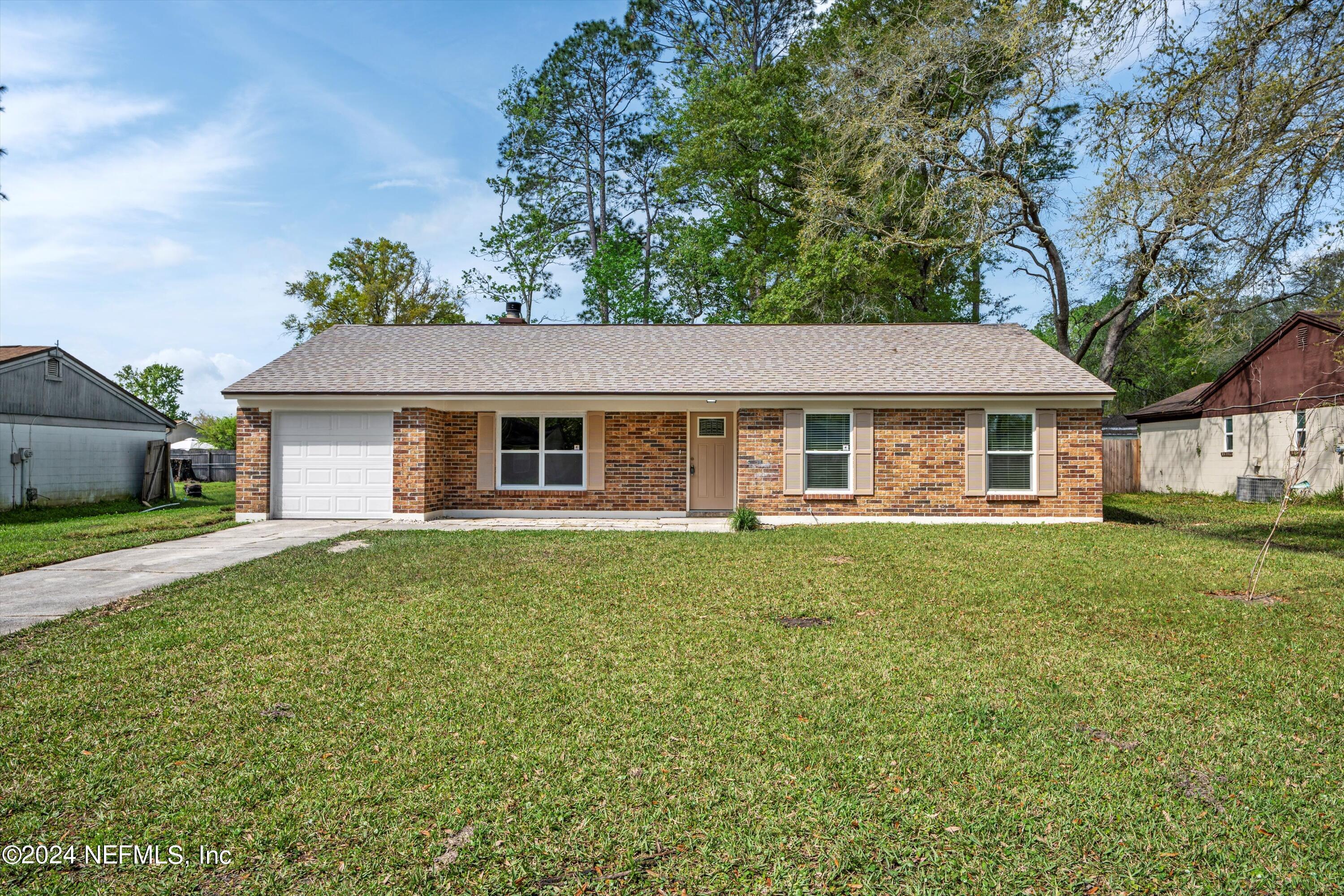 Middleburg, FL home for sale located at 1682 Donna Drive, Middleburg, FL 32068