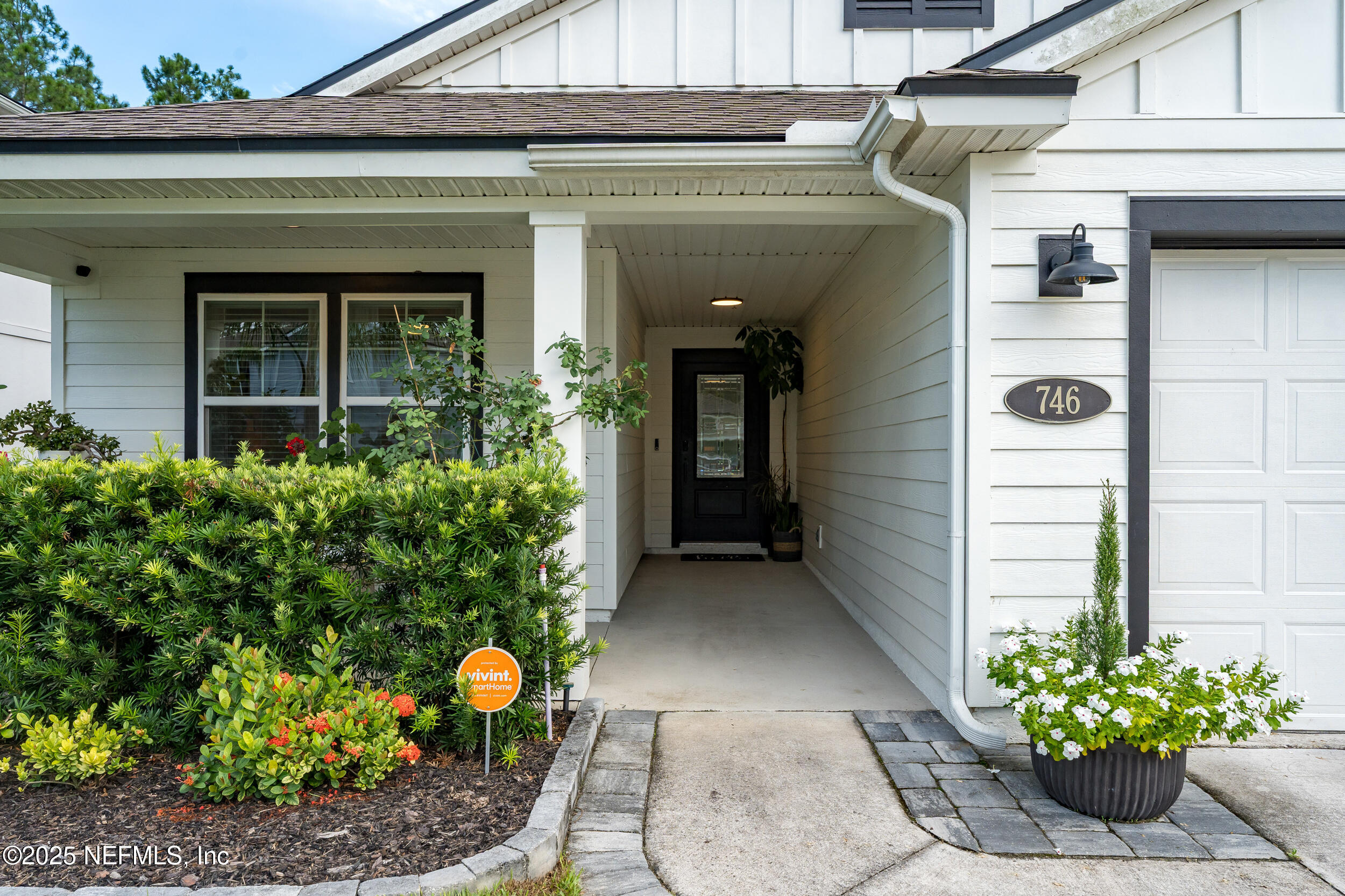 746 SHETLAND Drive