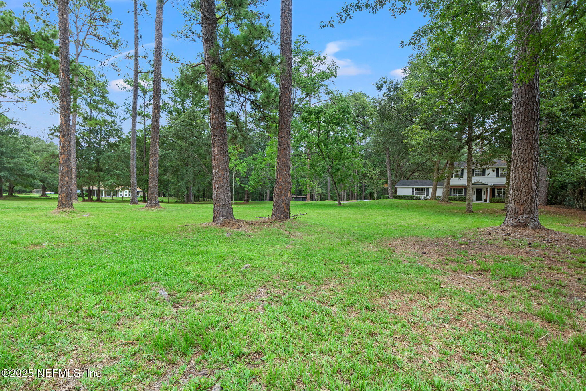 2061 LAUREL Drive