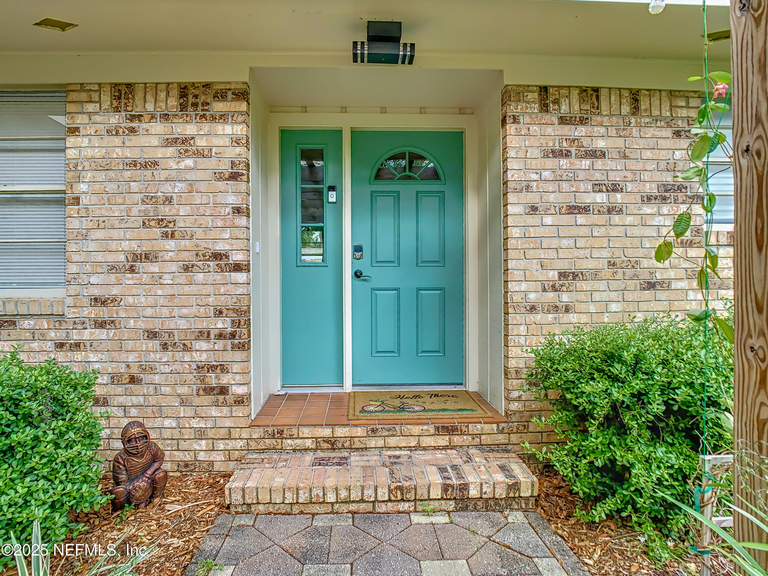 460 LOBELIA Road
