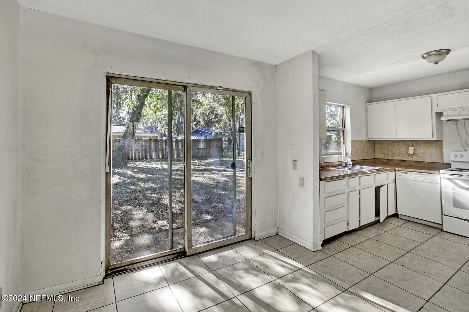 Jacksonville, Florida 32233, United States, 3 Bedrooms Bedrooms, ,2 BathroomsBathrooms,Residential,Pending,26565