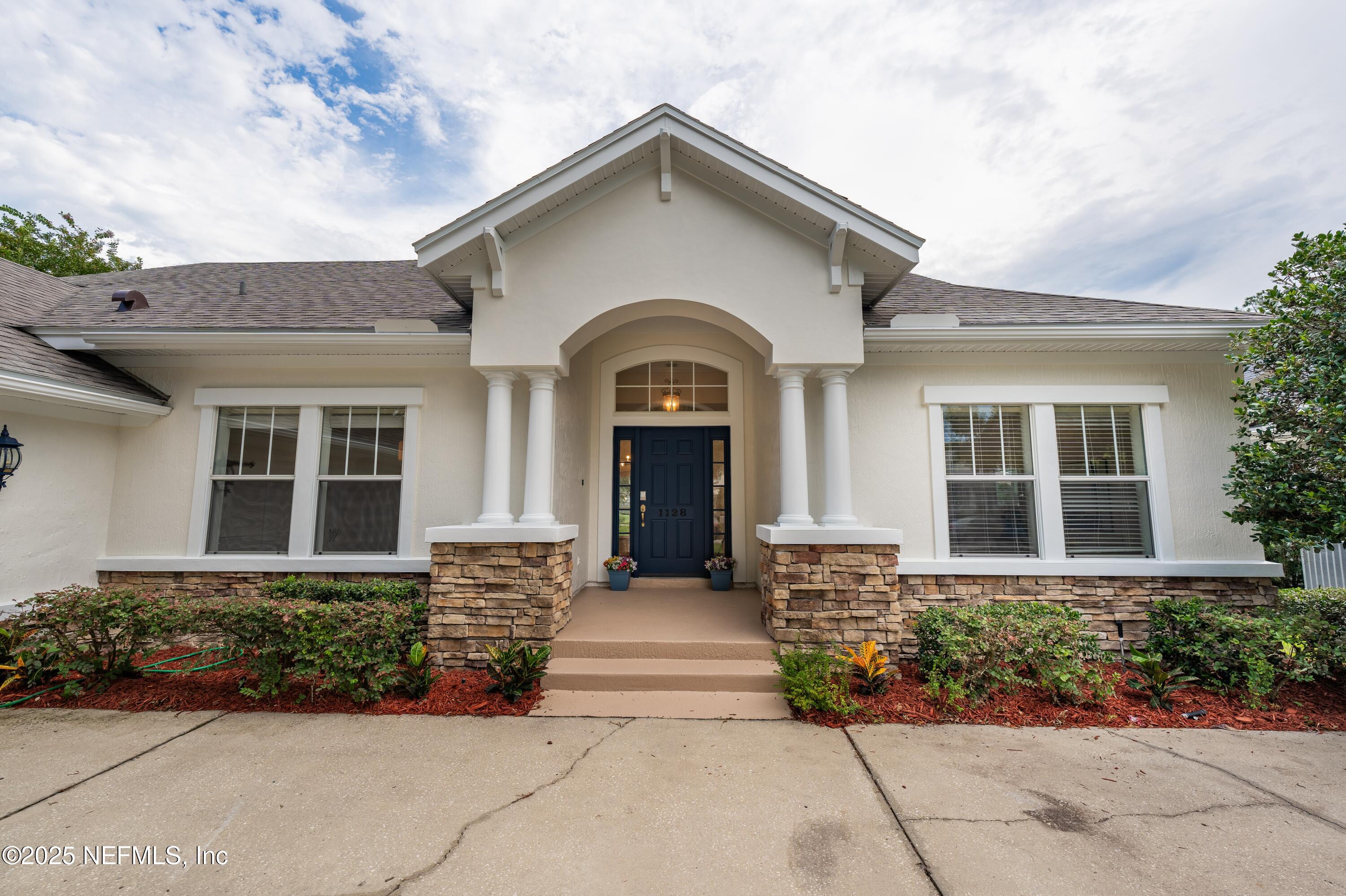 1128 EAGLE POINT Drive