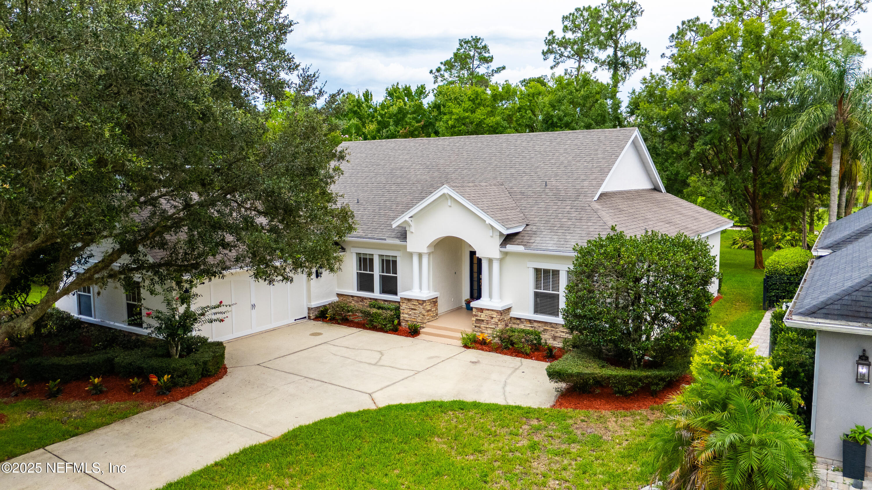 1128 EAGLE POINT Drive
