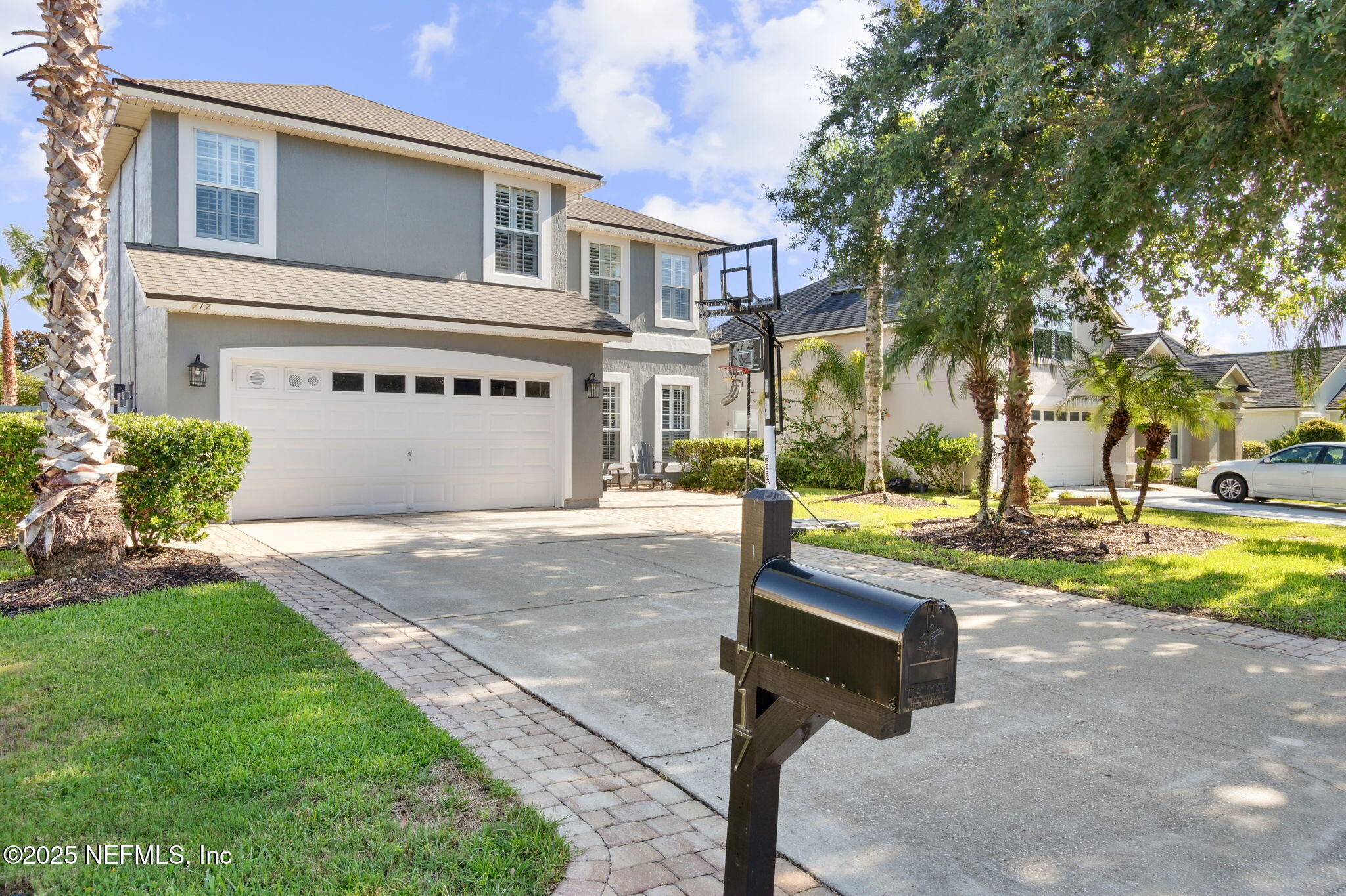 717 FLOWERS Street