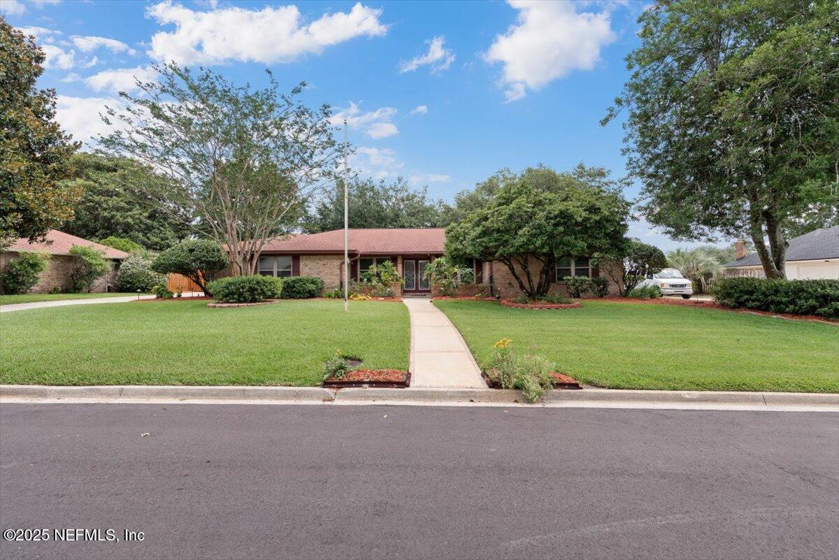 309 DEVONSHIRE Lane