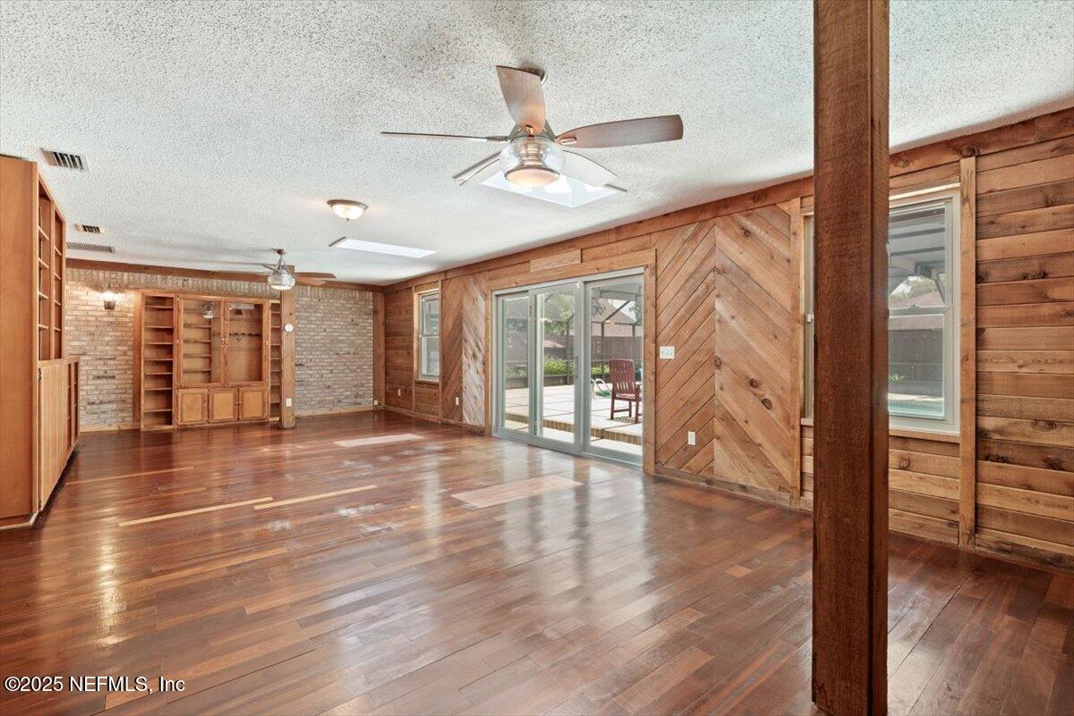 309 DEVONSHIRE Lane