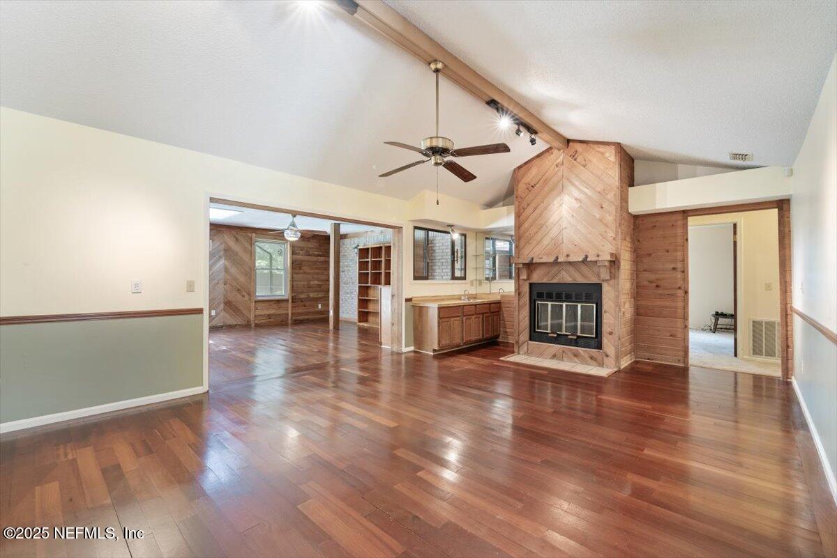 309 DEVONSHIRE Lane