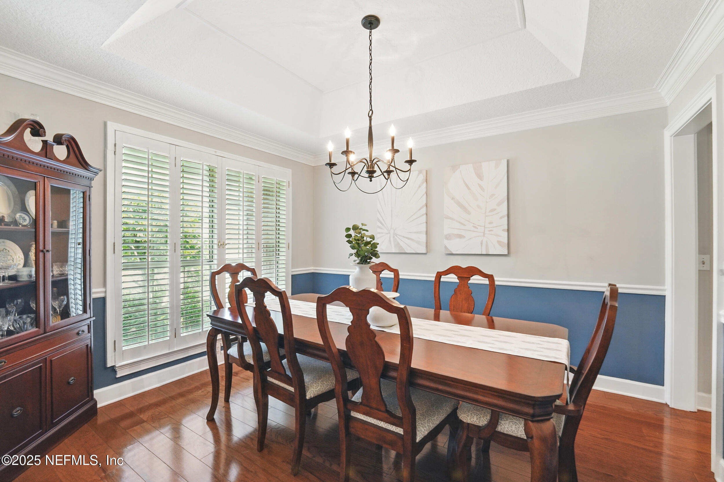 1927 SECLUDED WOODS Lane