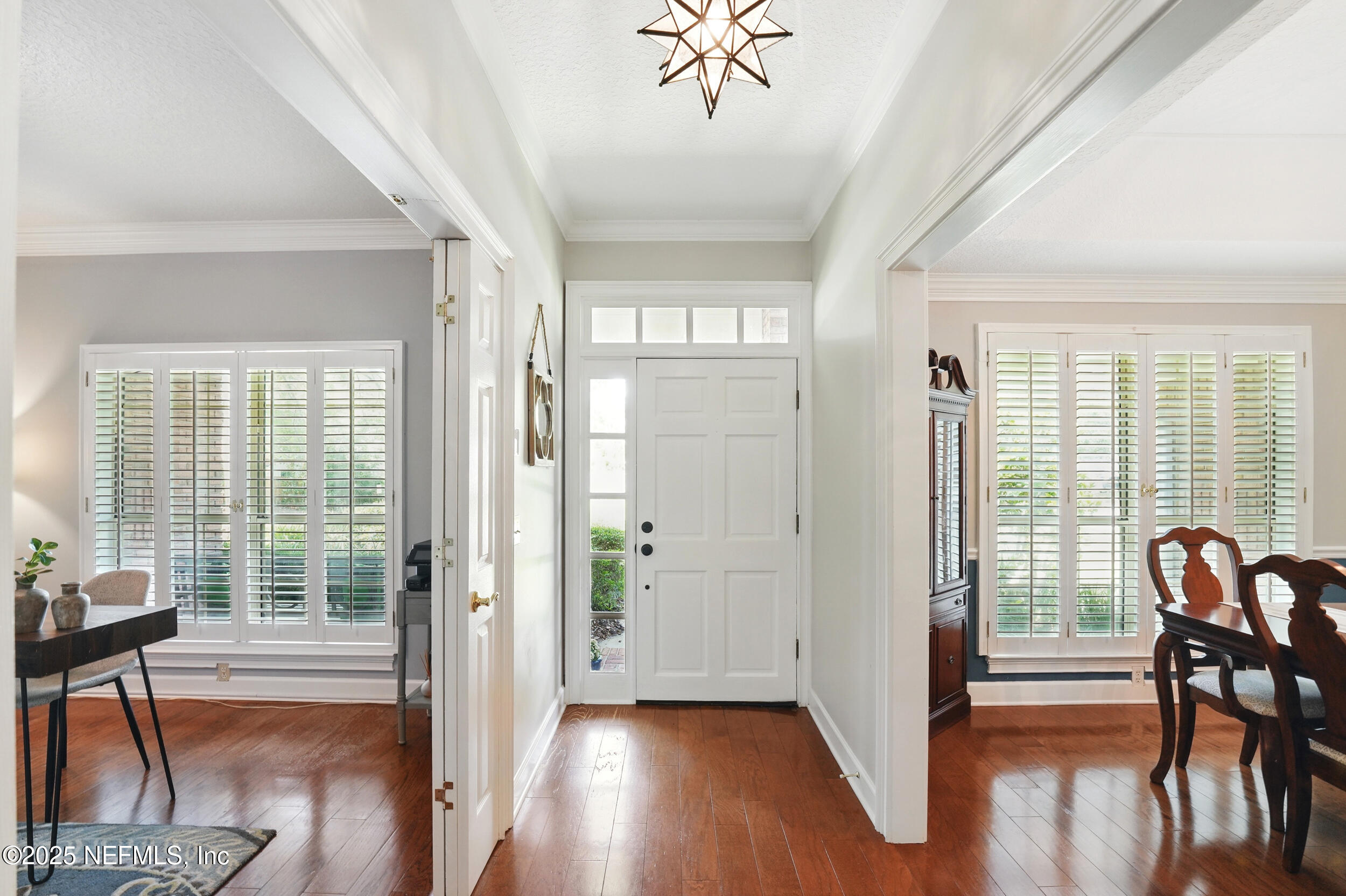 1927 SECLUDED WOODS Lane