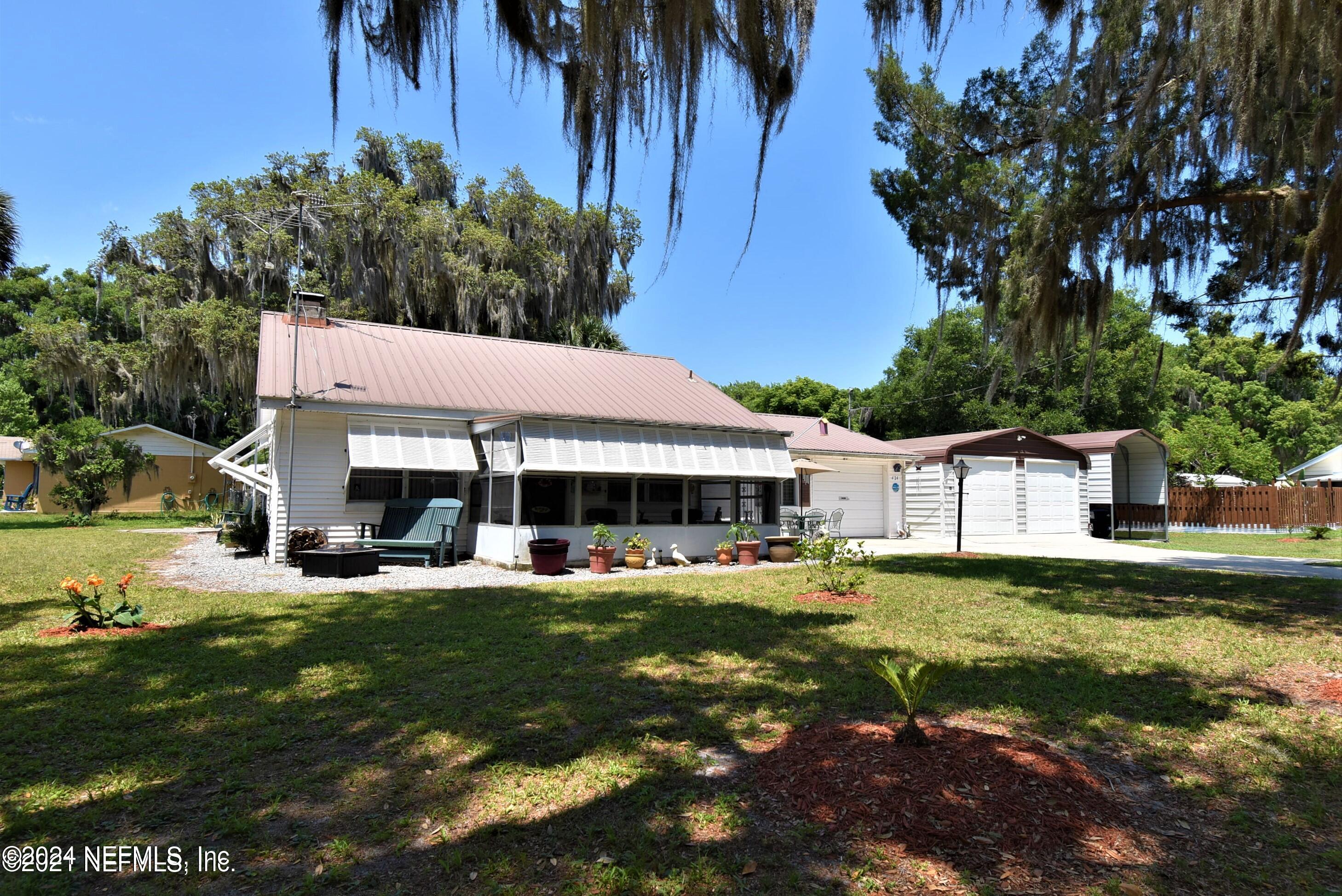 Crescent City, FL home for sale located at 624 Palmetto Avenue, Crescent City, FL 32112