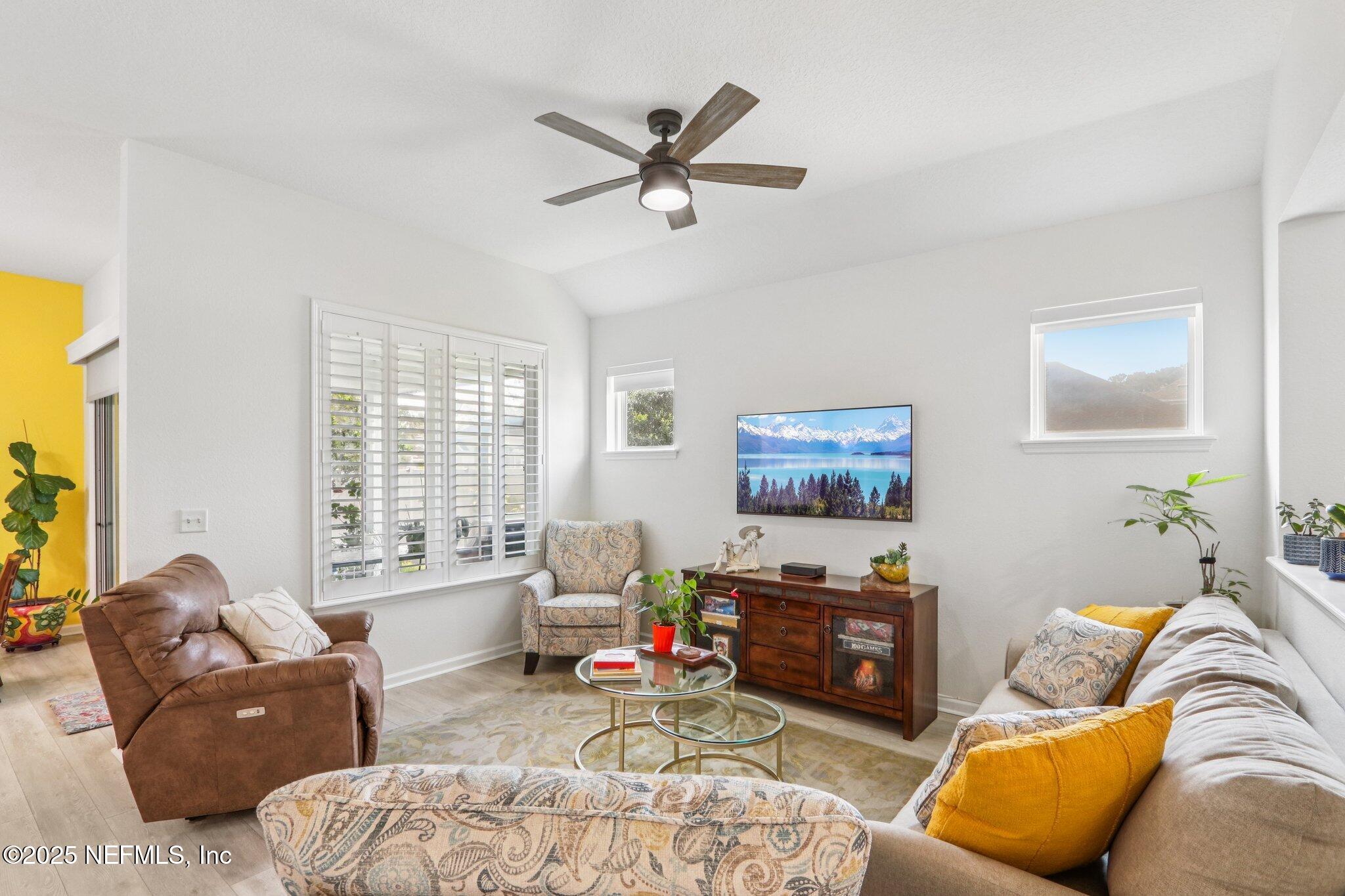 44 WESTON Circle