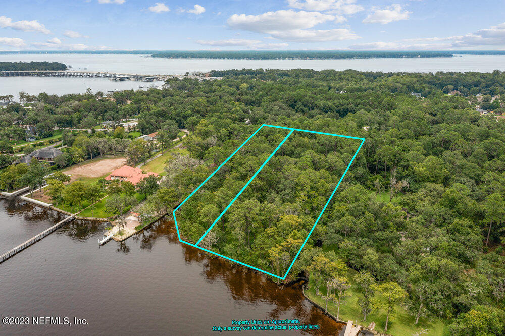 Fleming Island, FL home for sale located at 901 CREIGHTON Road, Fleming Island, FL 32003