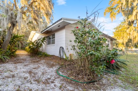 A home in Interlachen