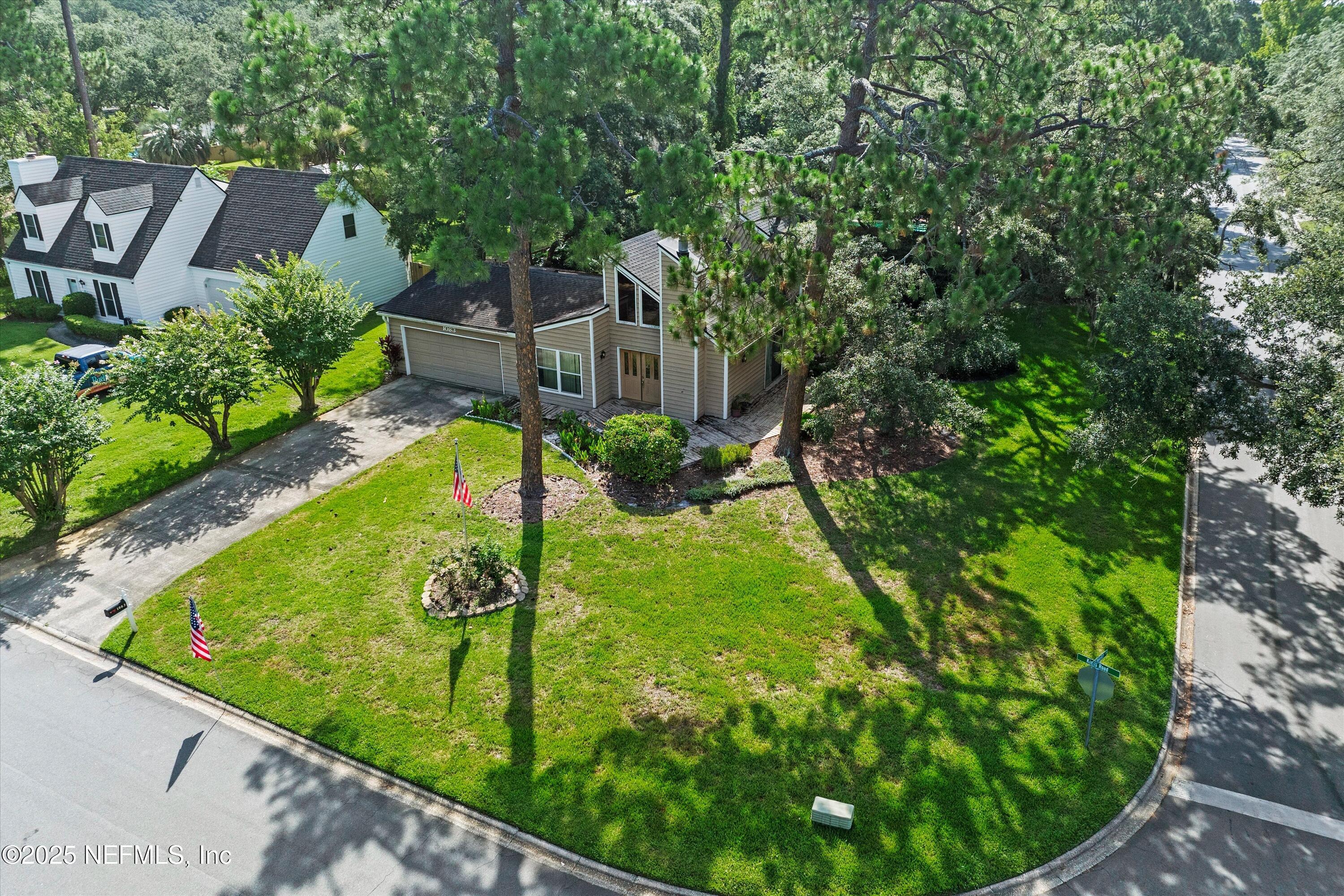 1083 KINGS Road