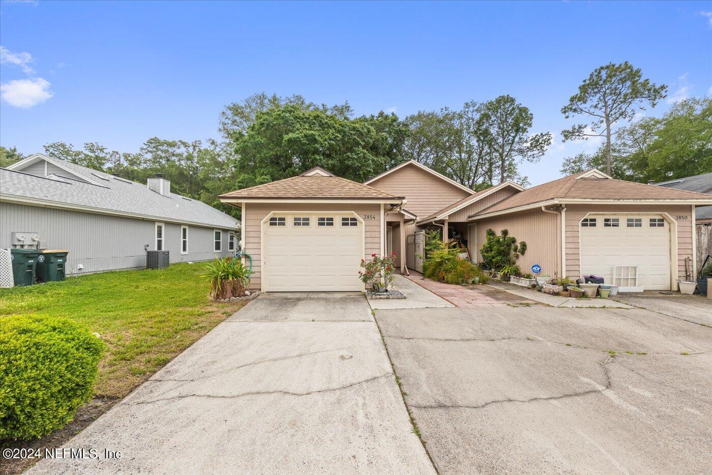 Jacksonville, FL home for sale located at 3854 Windridge Court, Jacksonville, FL 32257