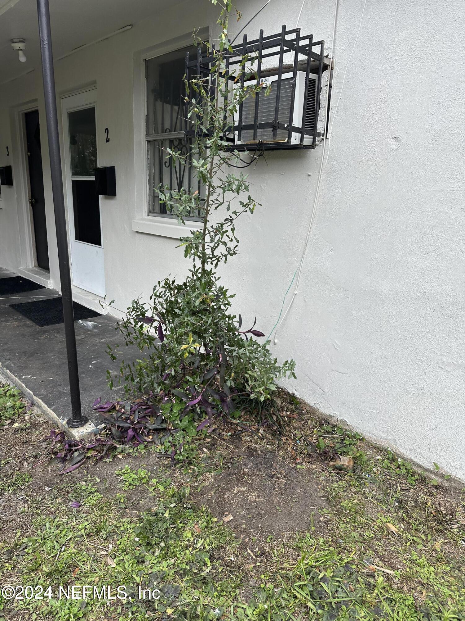 112 W 17TH Street