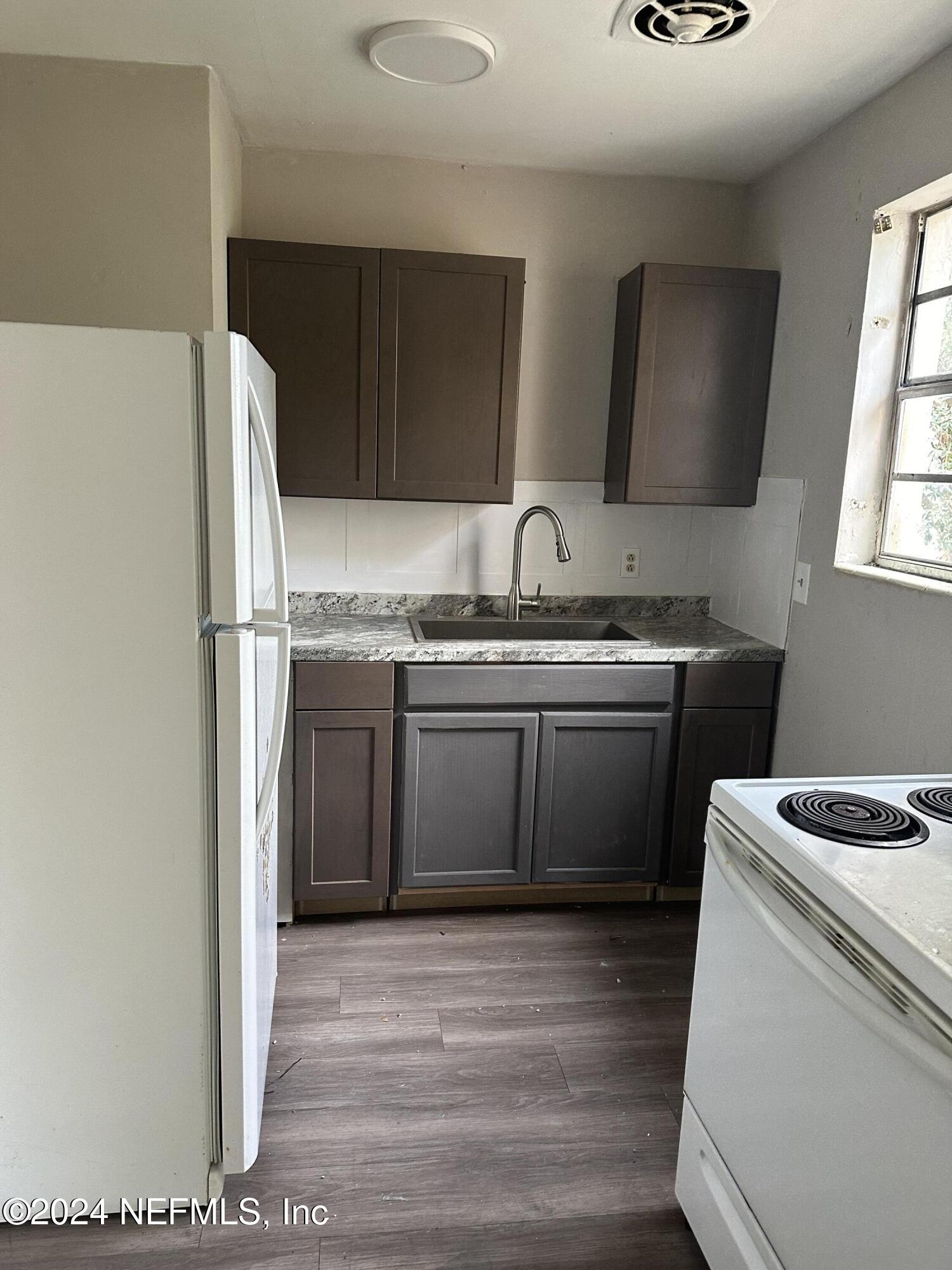 112 W 17TH Street