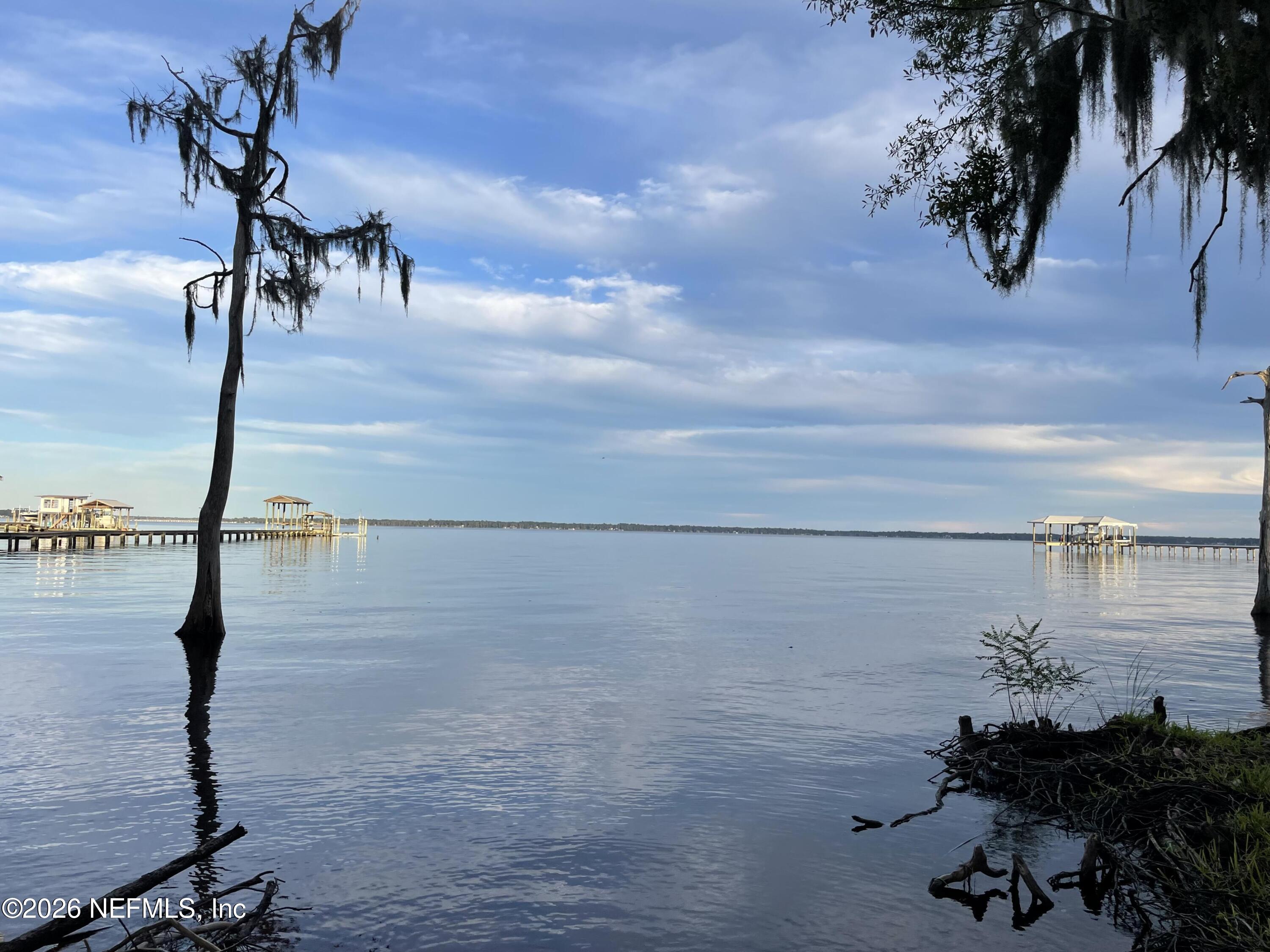 1570 RIVER RISE Point