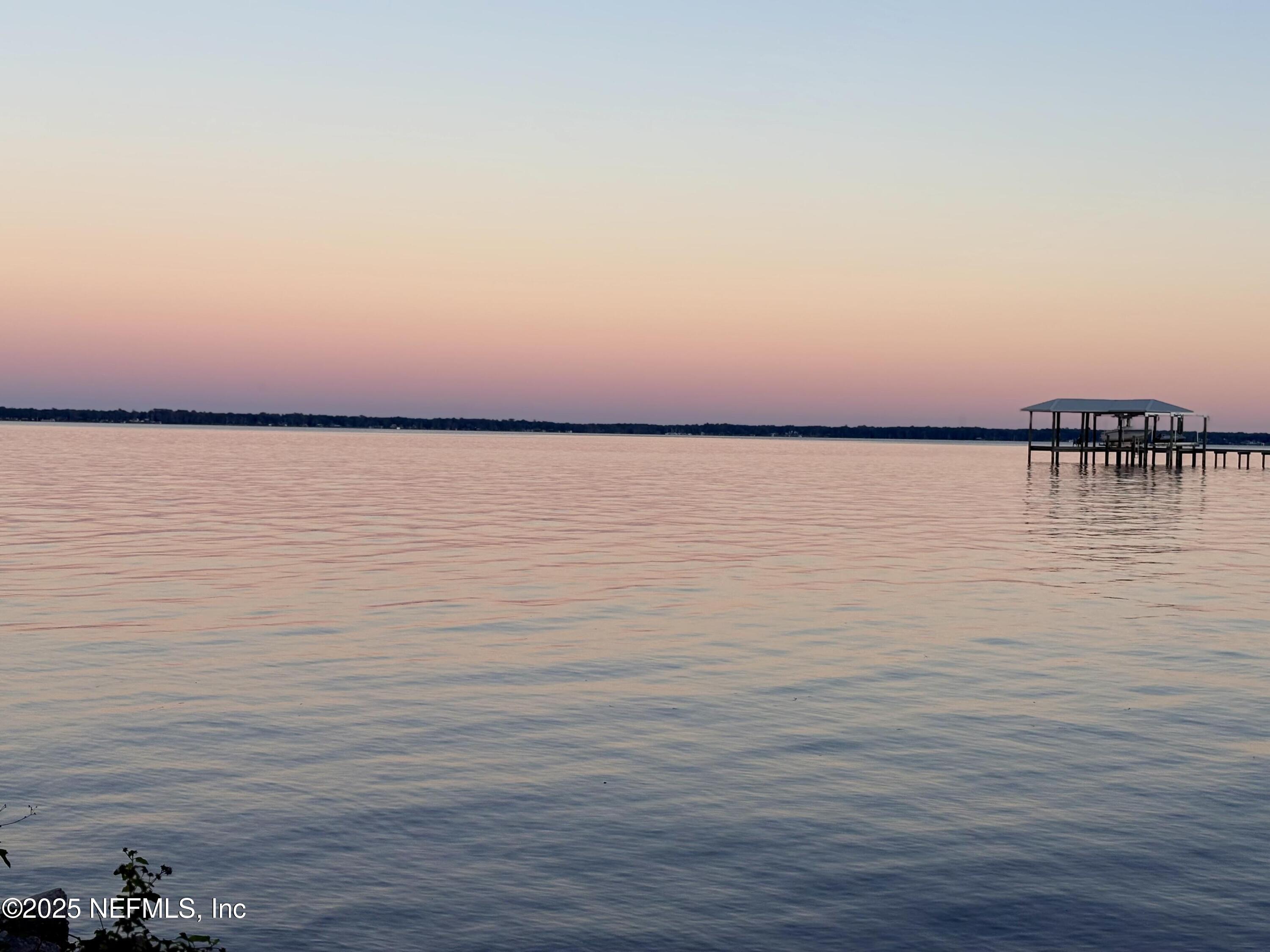 1570 RIVER RISE Point