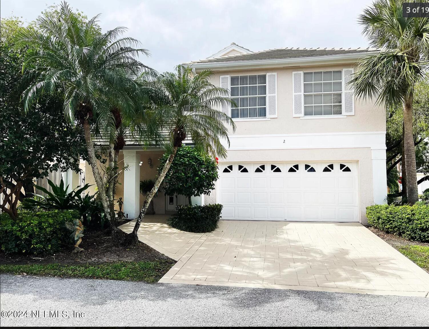 Palm Beach Gardens, FL home for sale located at 2 Governors Ct Court, Palm Beach Gardens, FL 33418