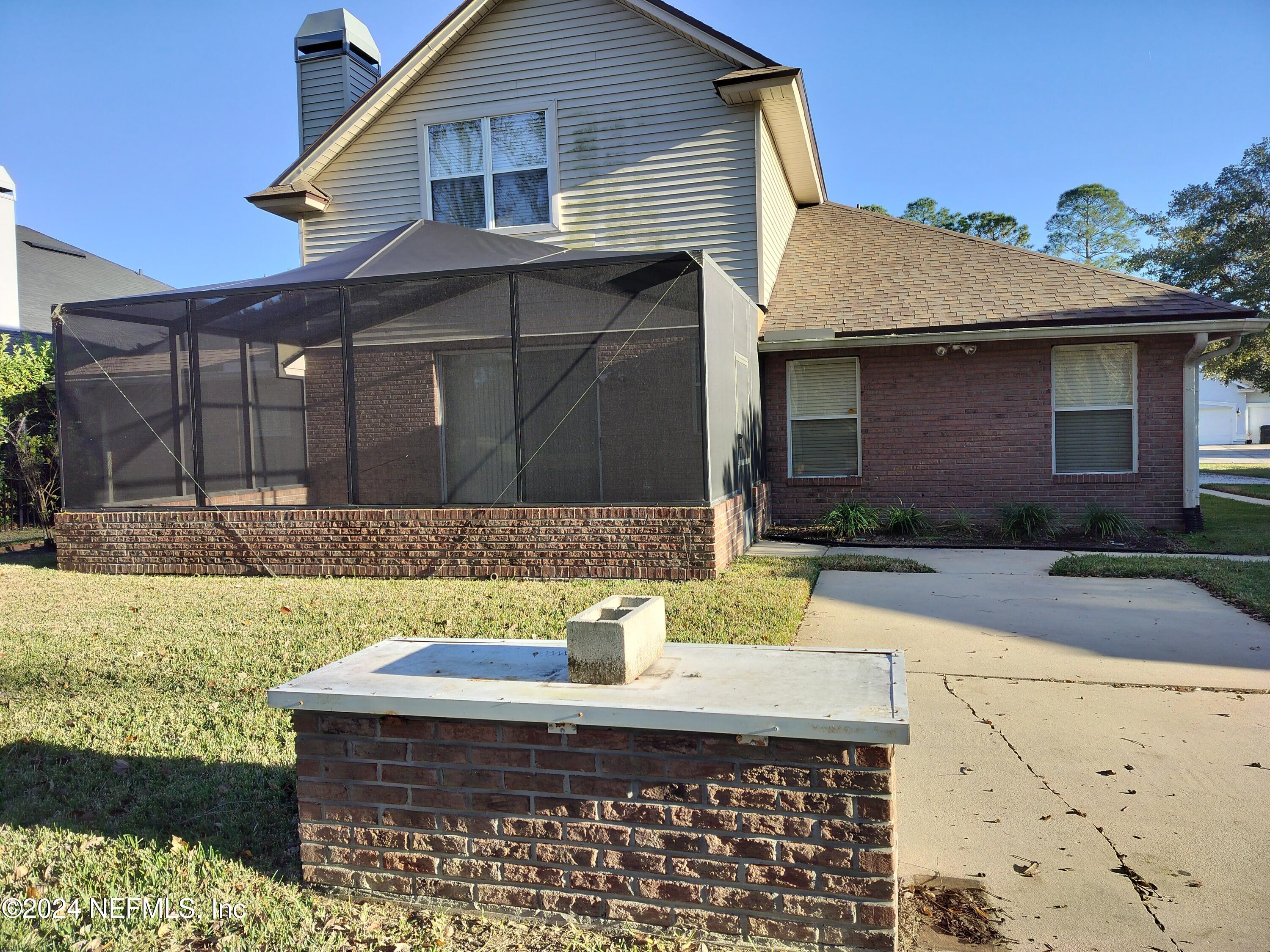 2546 WILLOW CREEK Drive