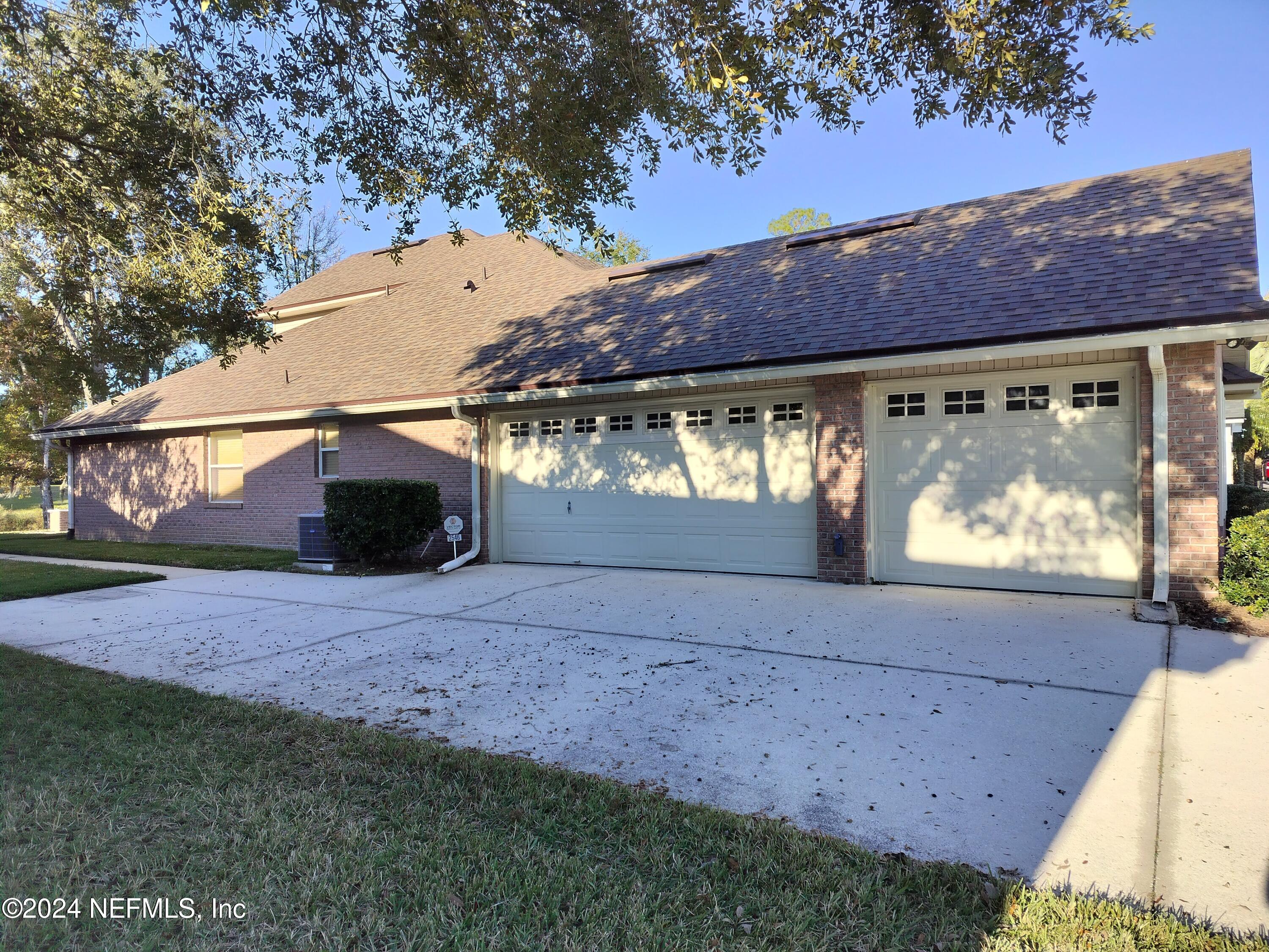 2546 WILLOW CREEK Drive