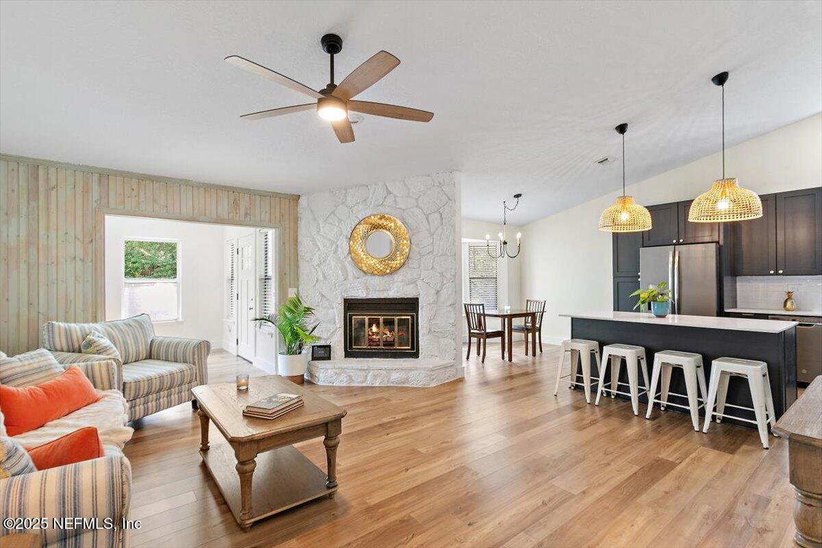 1733 W TIFFANY PINES Circle