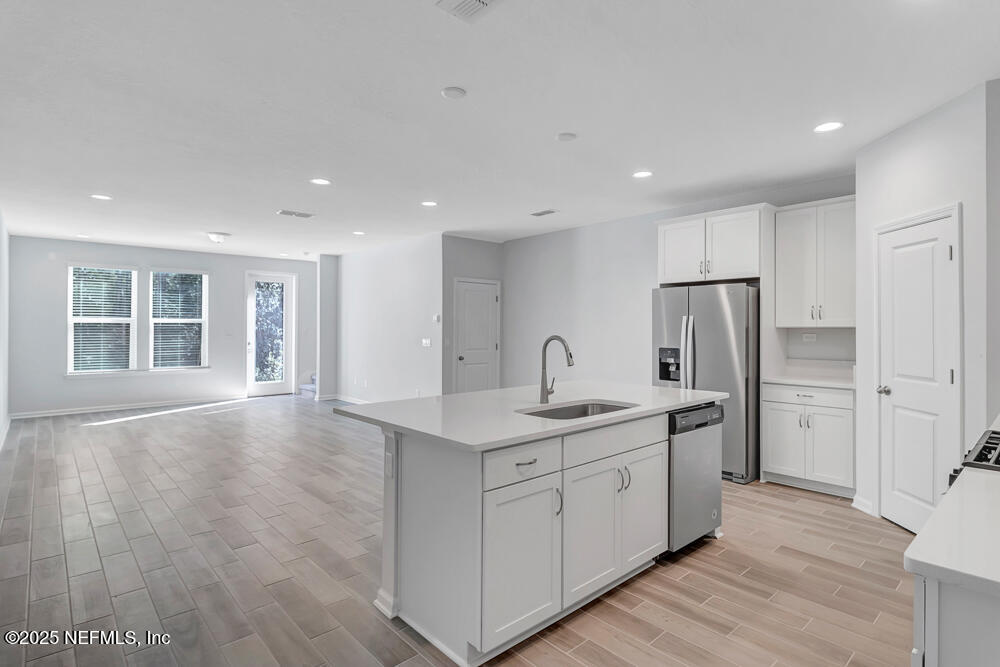 11282 MINNETTA Court