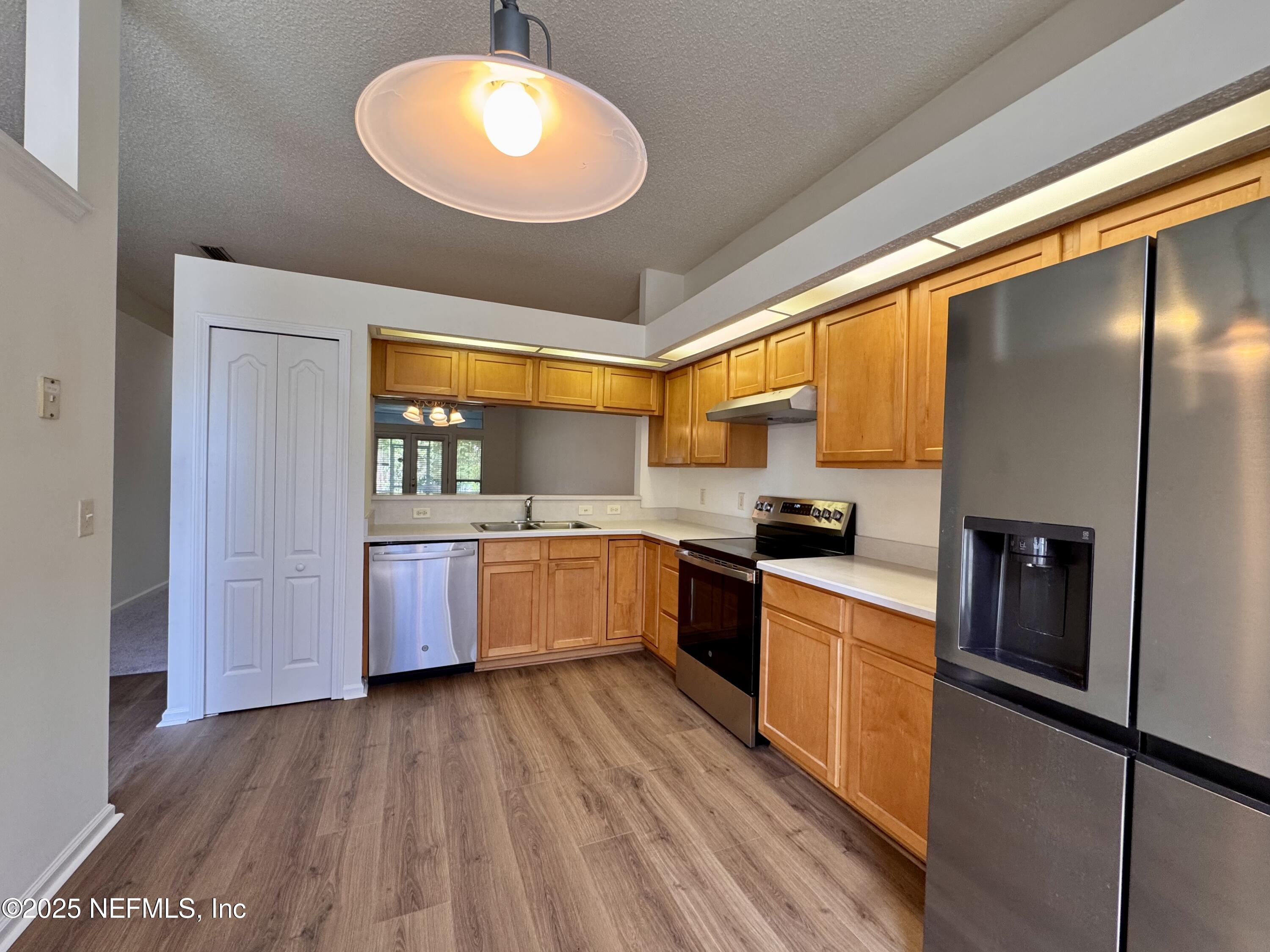 3610 BRIDGEWOOD Drive