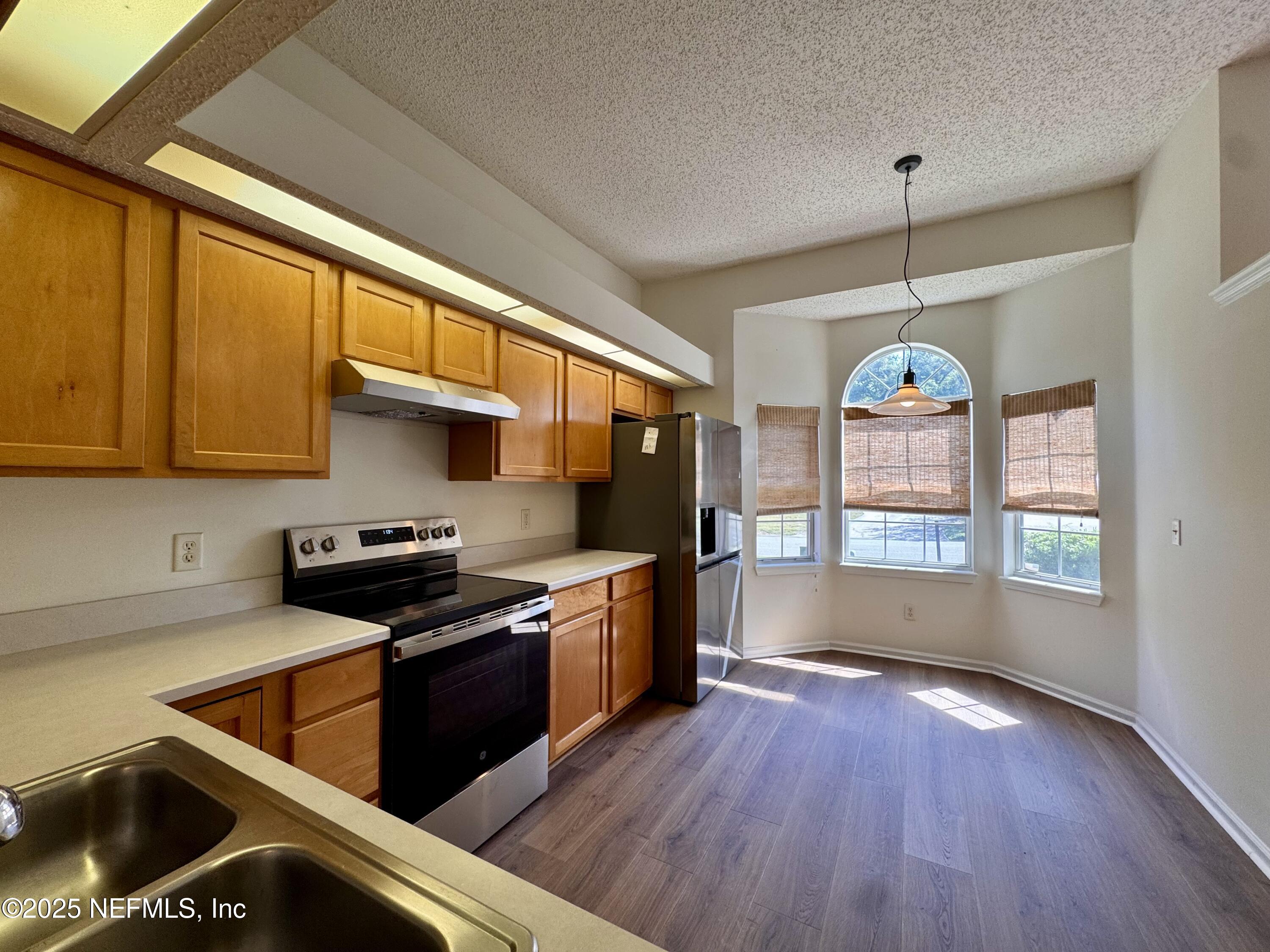 3610 BRIDGEWOOD Drive