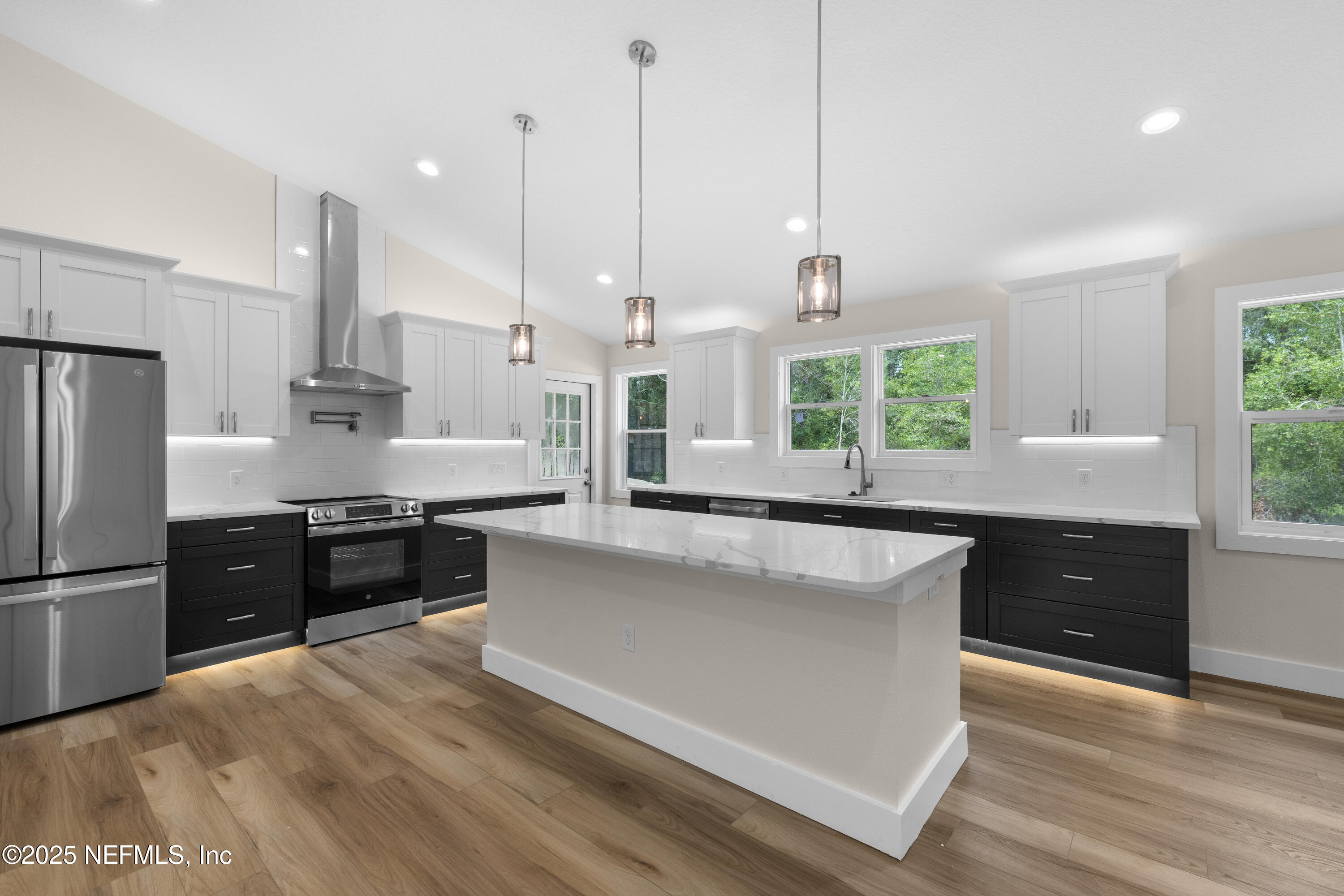 109 RIDGE Avenue