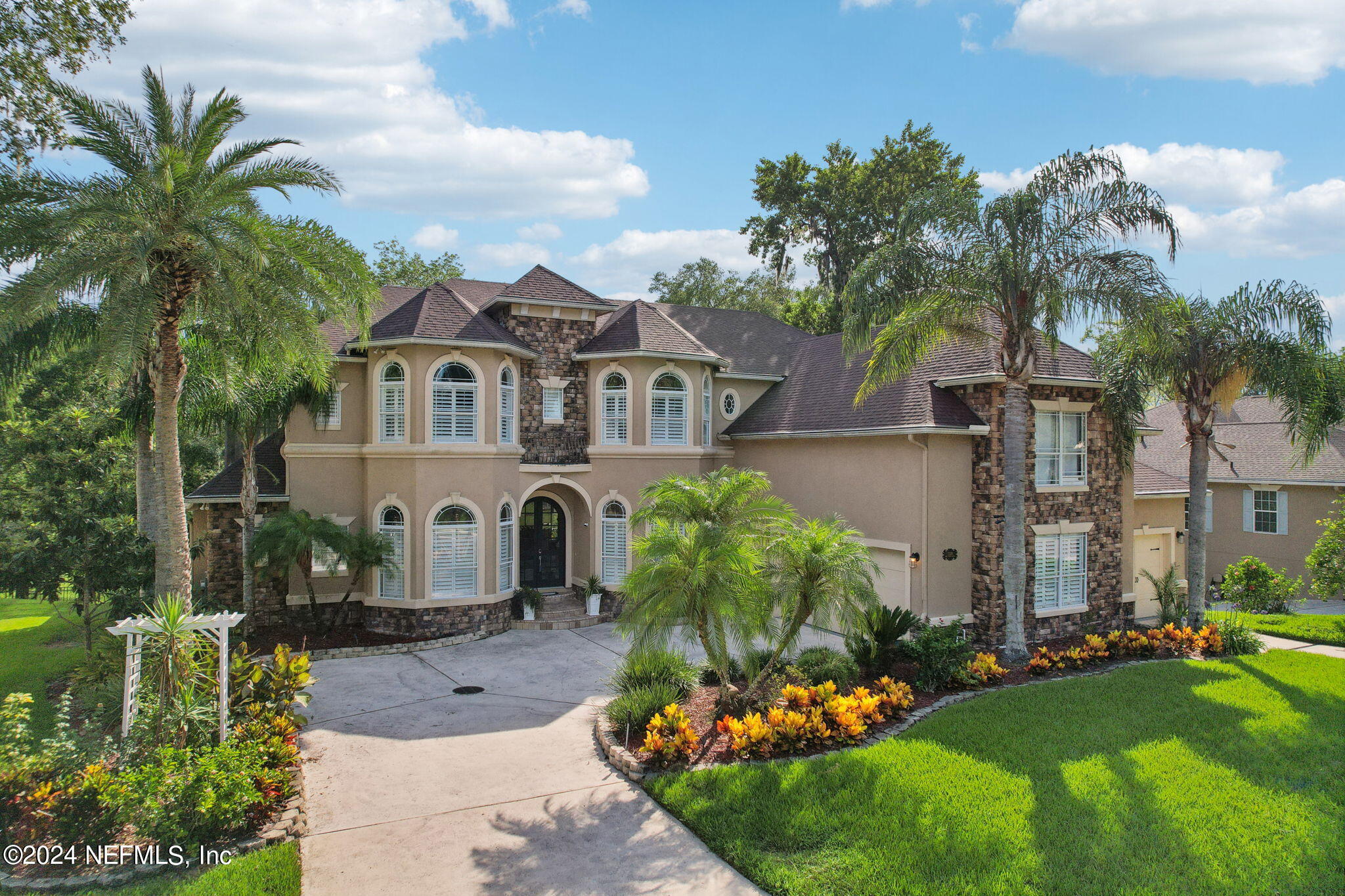 1128 MILL CREEK Drive