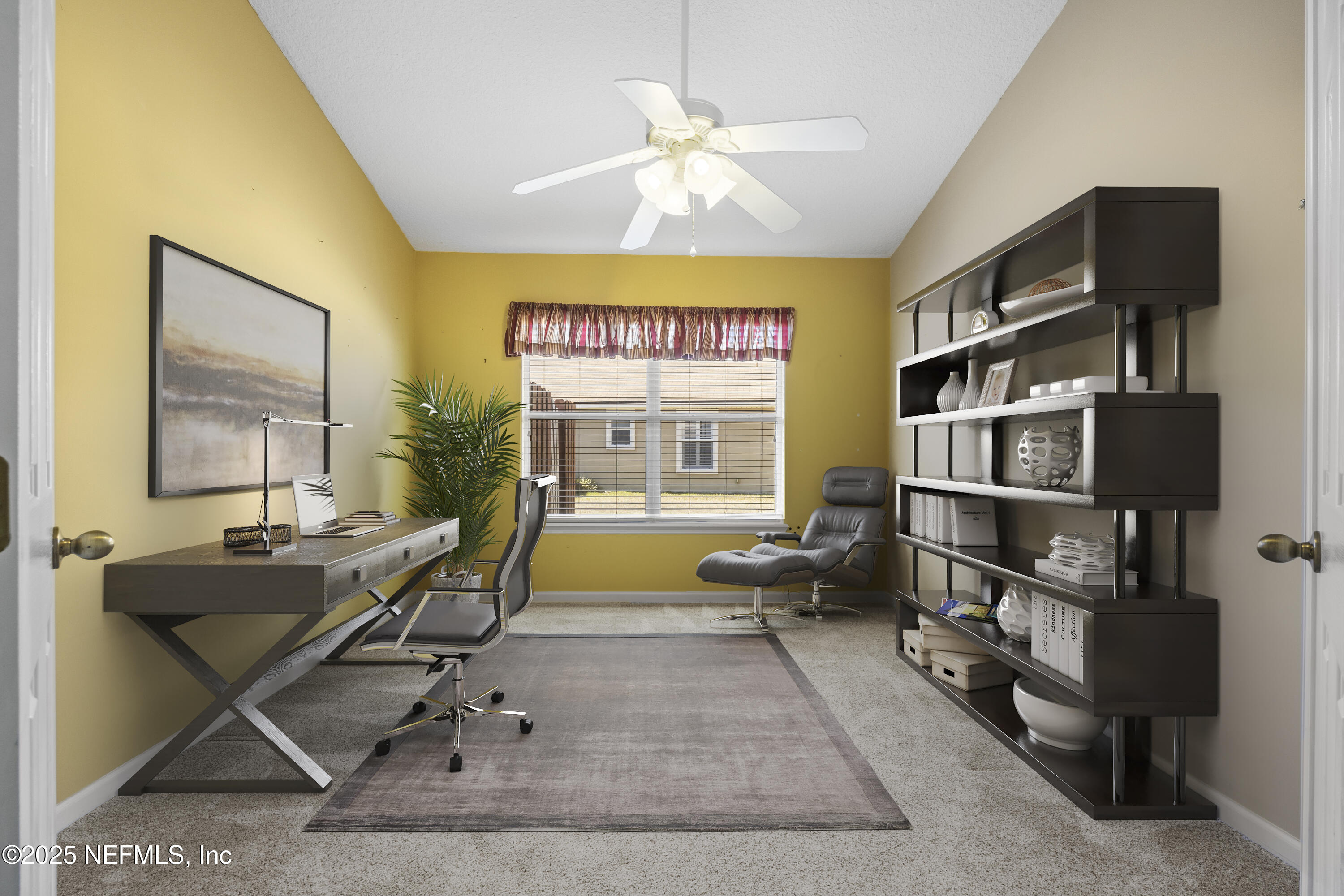 594 LADY LAKE Road W