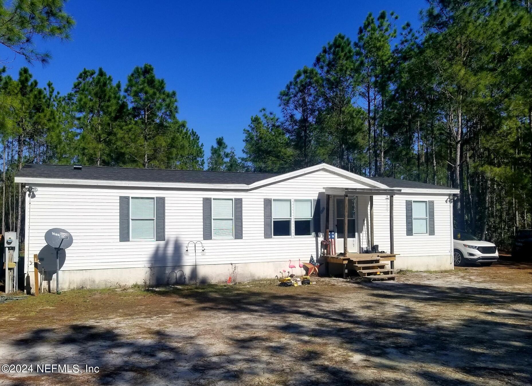 Georgetown, FL home for sale located at 222 PLUMOSA Drive, Georgetown, FL 32139